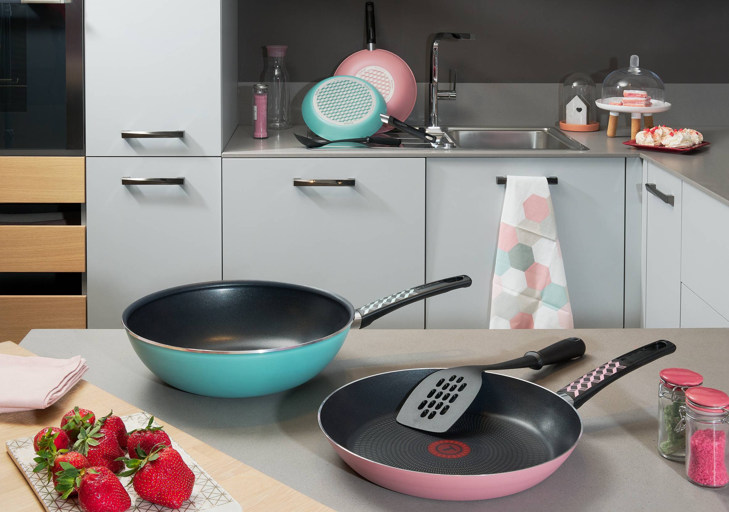 Patelnia TEFAL Pastel Colors 24cm