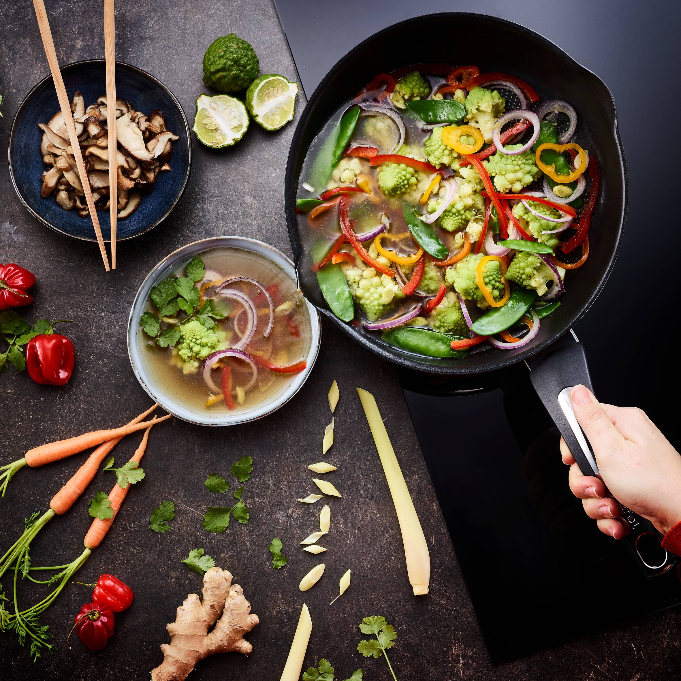 Patelnia wok TEFAL EMOTION 26CM