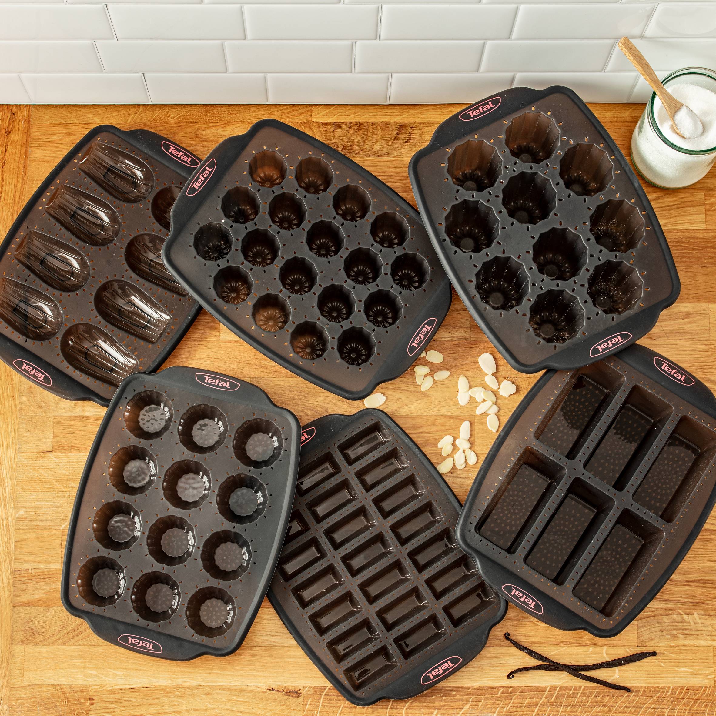 FORMA CRISPYBAKE SILIKONOWA 12 MINITARTALETEK