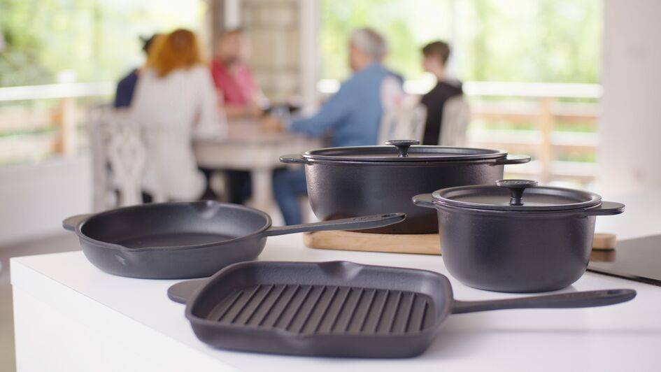 Garnek brytfanna żeliwna TRADITION 31cm (4,5l) + pokrywka E2258504