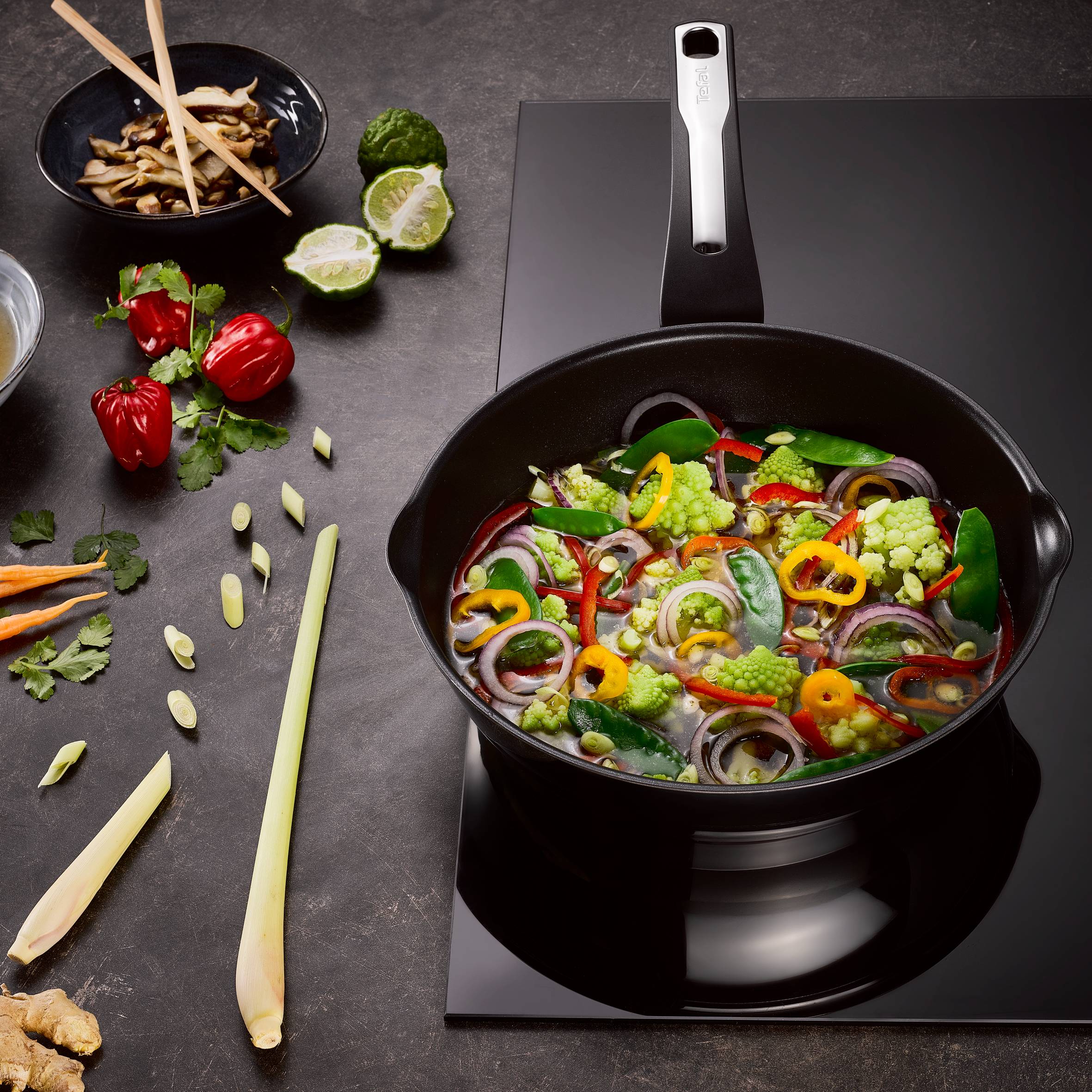 Patelnia wok TEFAL EMOTION 26CM