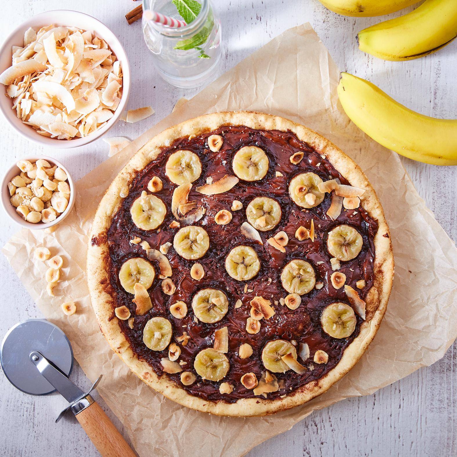 Słodka pizza z kremem czekoladowym i bananami - przepisy Easy Fry XL Surface | Tefal
