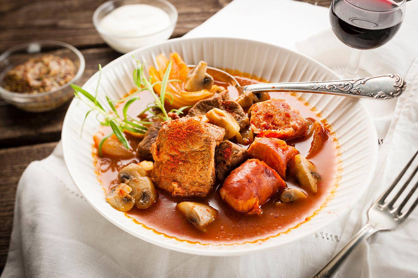 Gulasz wołowy Stroganow - przepisy Cook4Me | Tefal