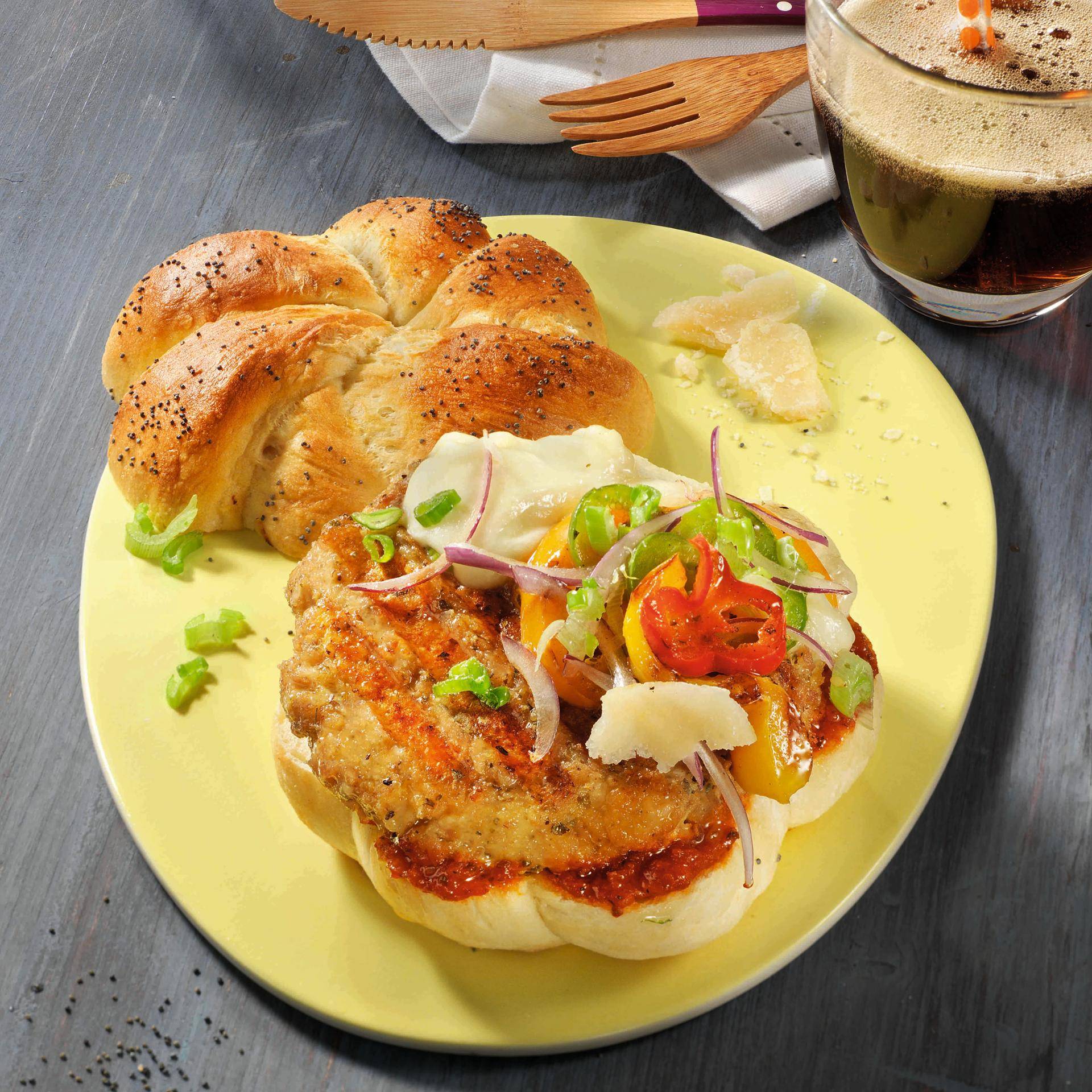 Klasyczny domowy hamburger - przepisy OptiGrill | Tefal