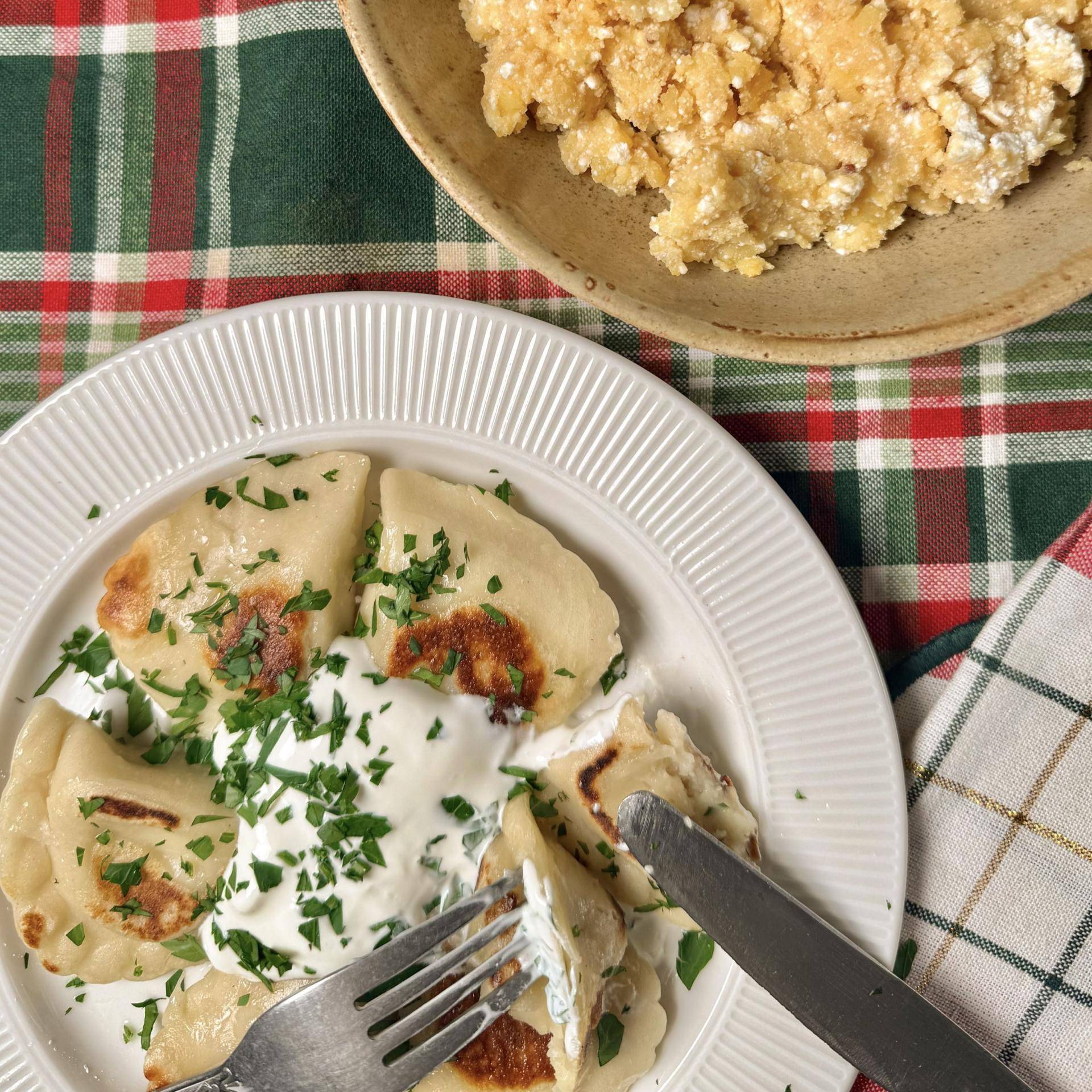 Pierogi z wędzonym twarogiem - przepisy Cook4Me | Tefal