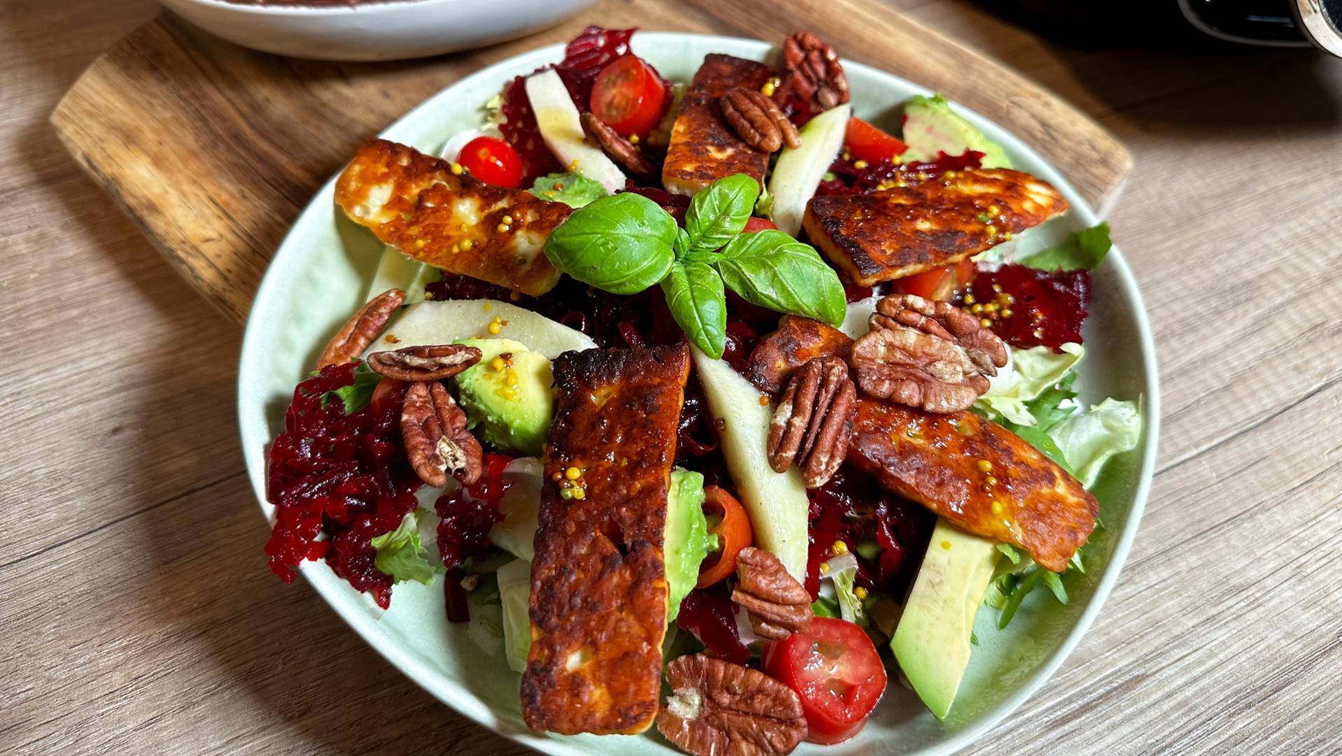 Sałatka z halloumi lowcarb - przepisy Cook4Me | Tefal