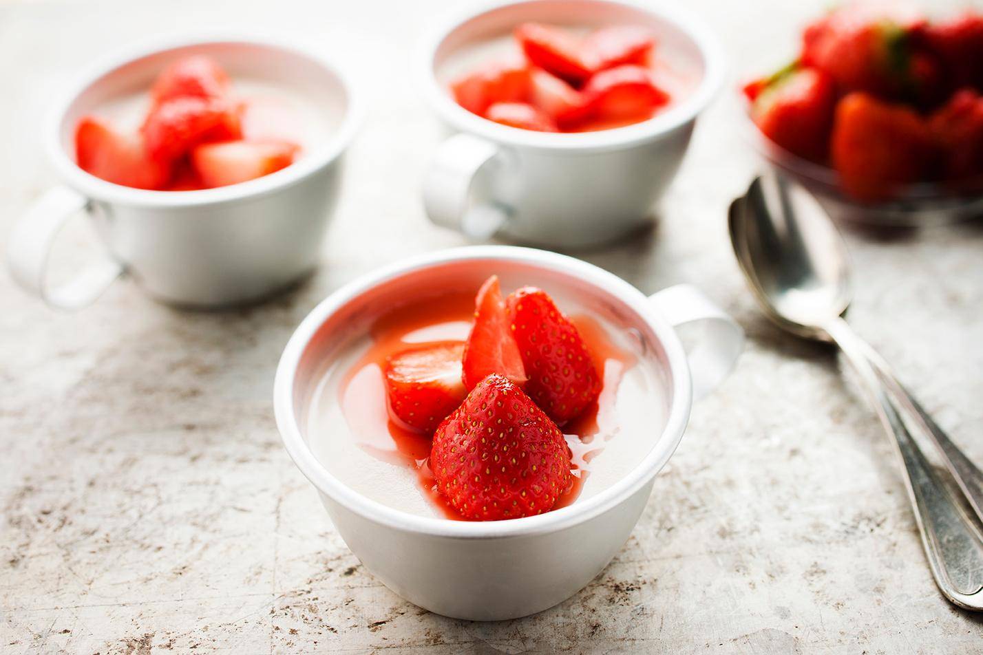 Panna cotta z truskawkami - przepisy Cook4Me | Tefal