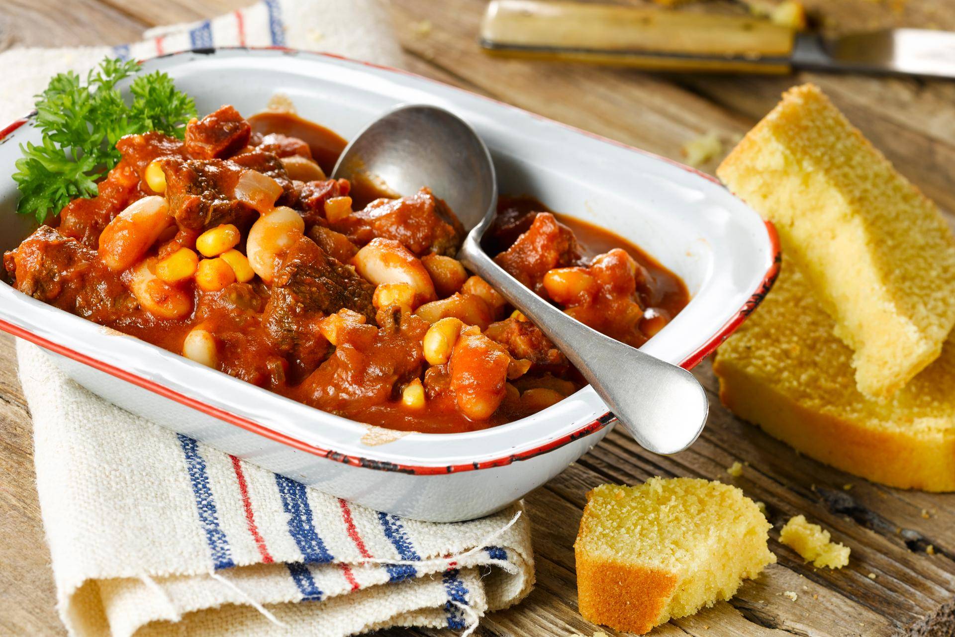 Wędzona wołowina z fasolą - przepisy Cook4Me | Tefal