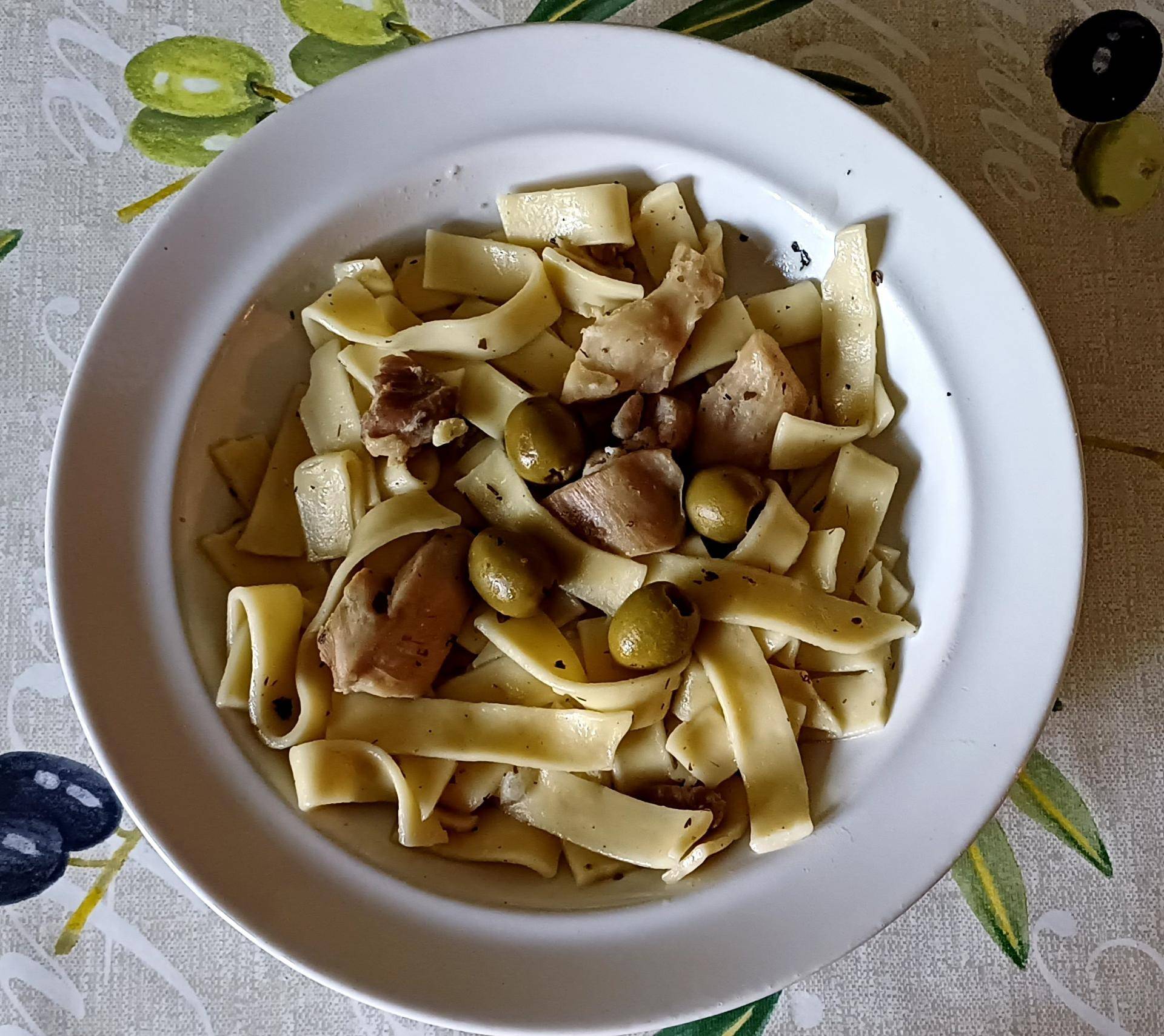 Makaron z mięsem w ziołach prowansalskich - przepisy Cookeo V3 | Tefal