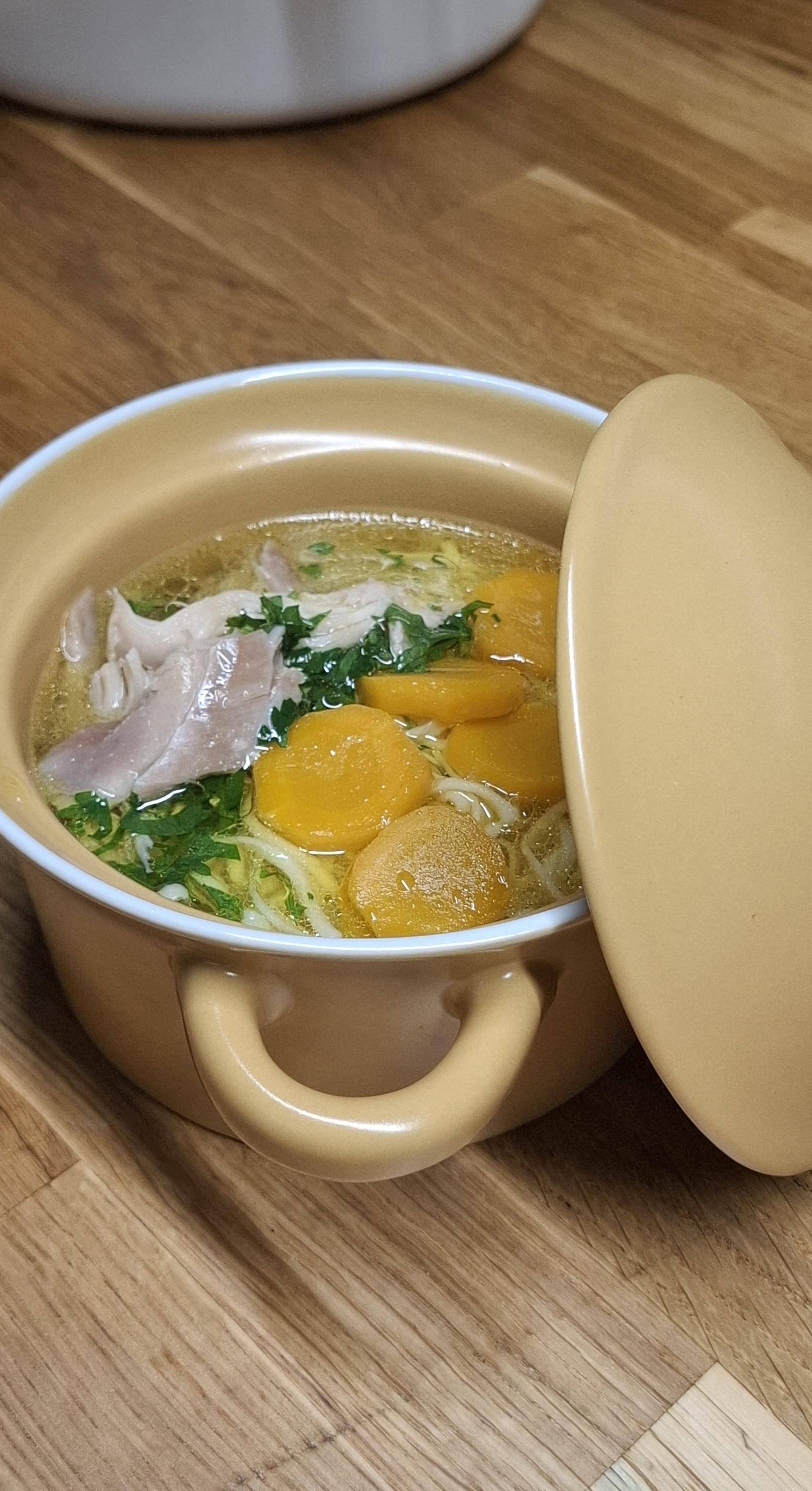 Rosół z kaczki z pierożkami na azjatycką nutę - przepisy undefined | Tefal