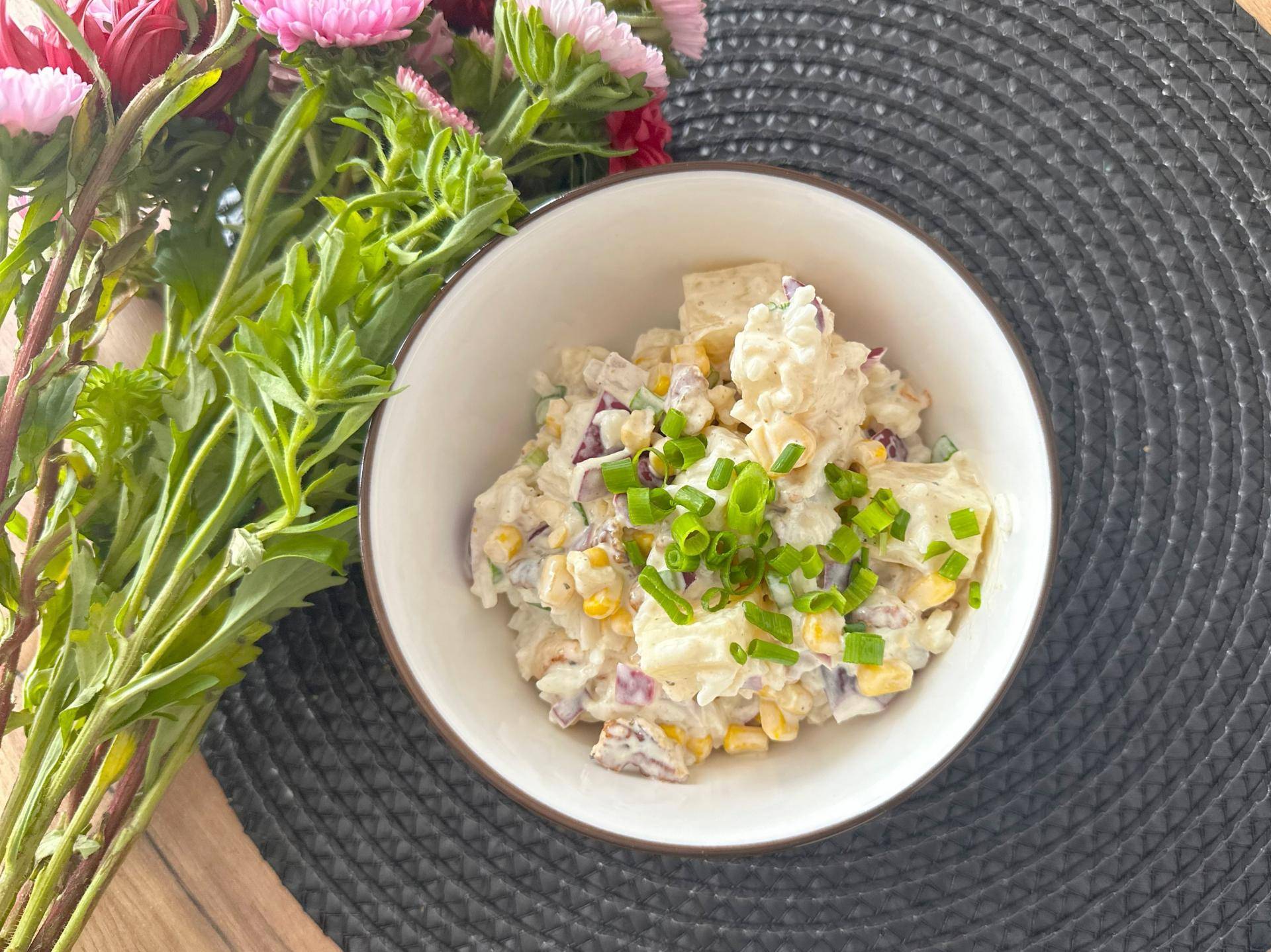 Sałatka z ananasem i kurczakiem - przepisy Cook4Me | Tefal