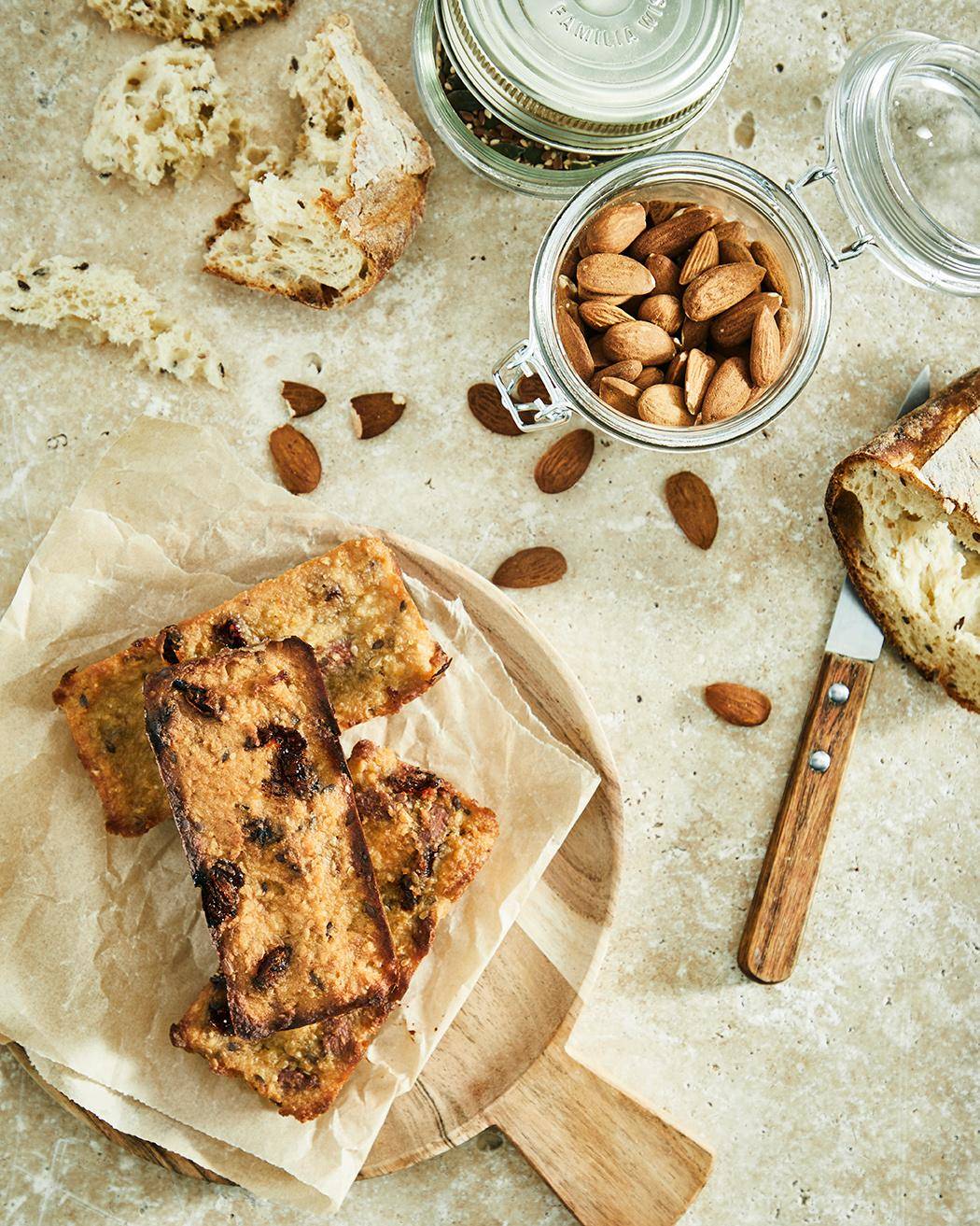 Batoniki zbożowe z czerstwego chleba - przepisy Cake Factory | Tefal