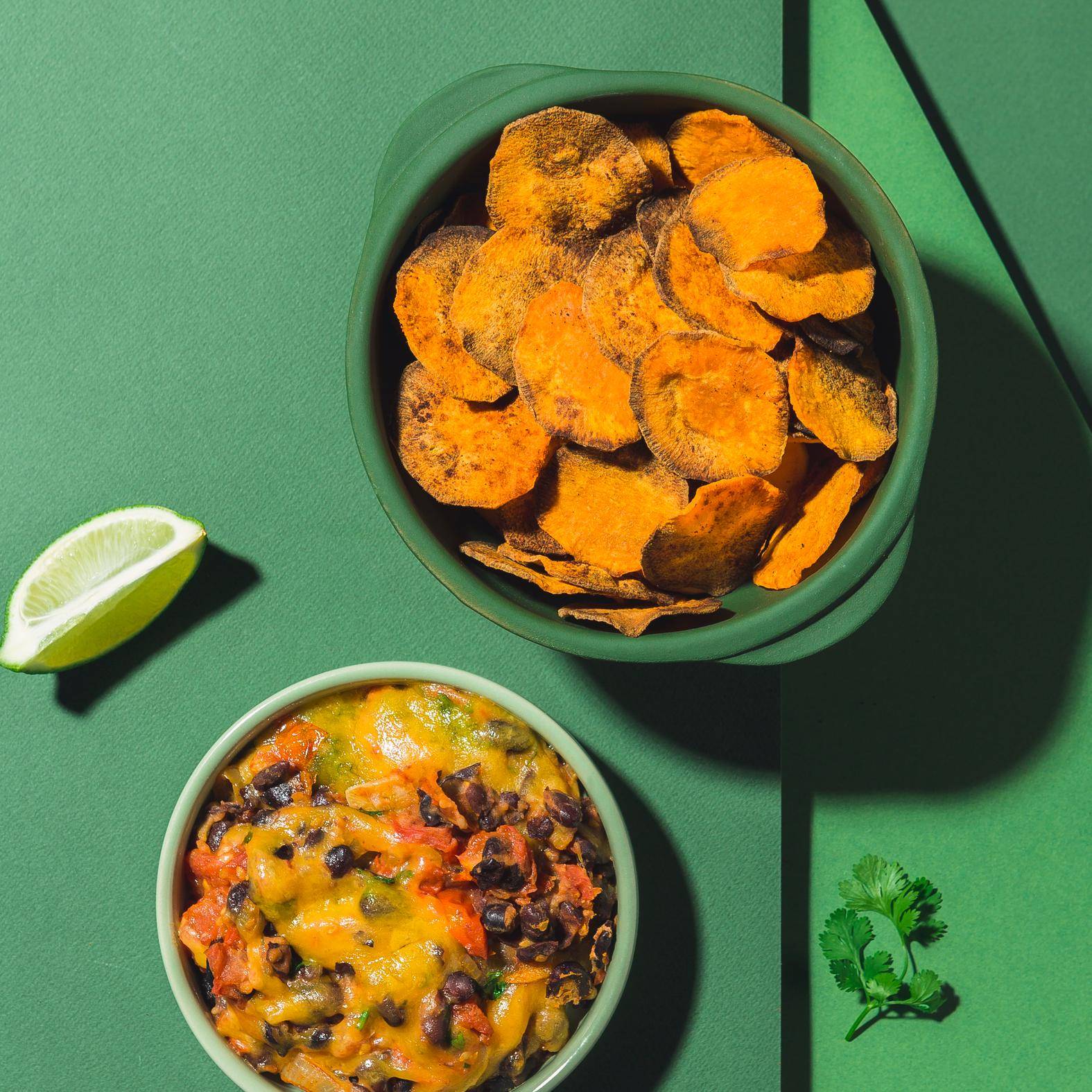 Chipsy z batatów z sosem Tex Mex - przepisy Patelnie i Garnki | Tefal