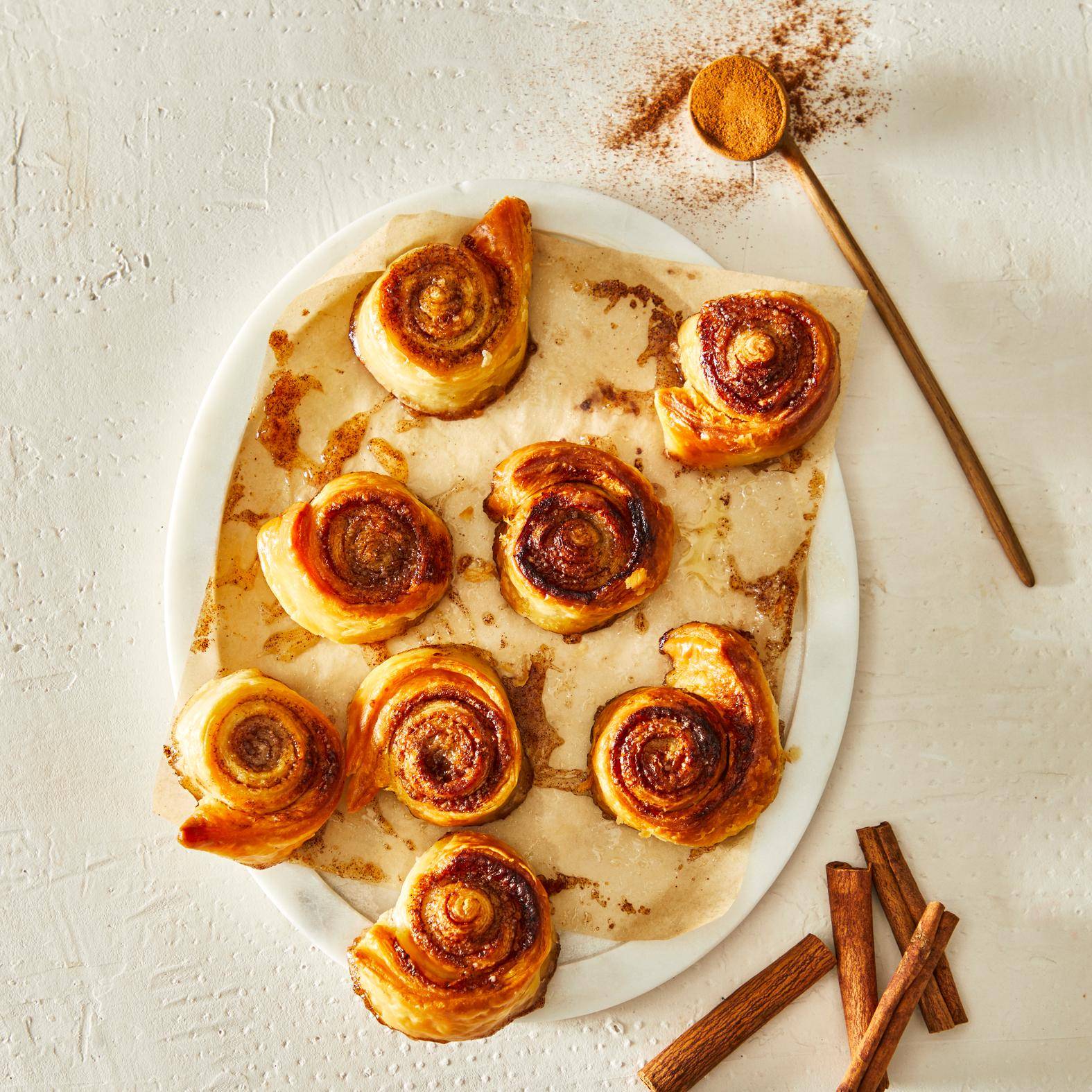 Mini cynamonki z ciasta francuskiego - przepisy Cook4Me | Tefal