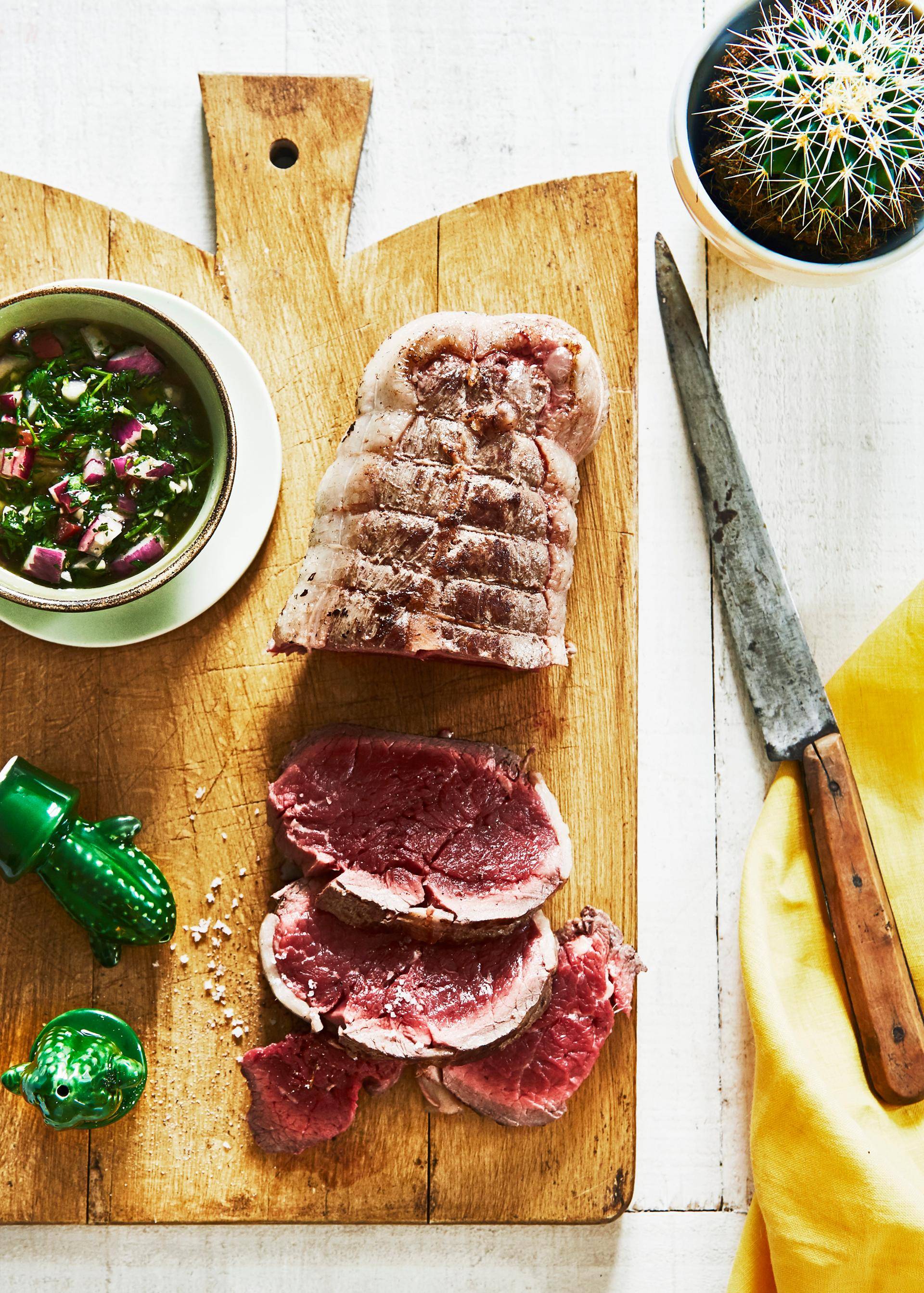 Pieczeń wołowa z sosem chimichurri - przepisy Cook4Me | Tefal