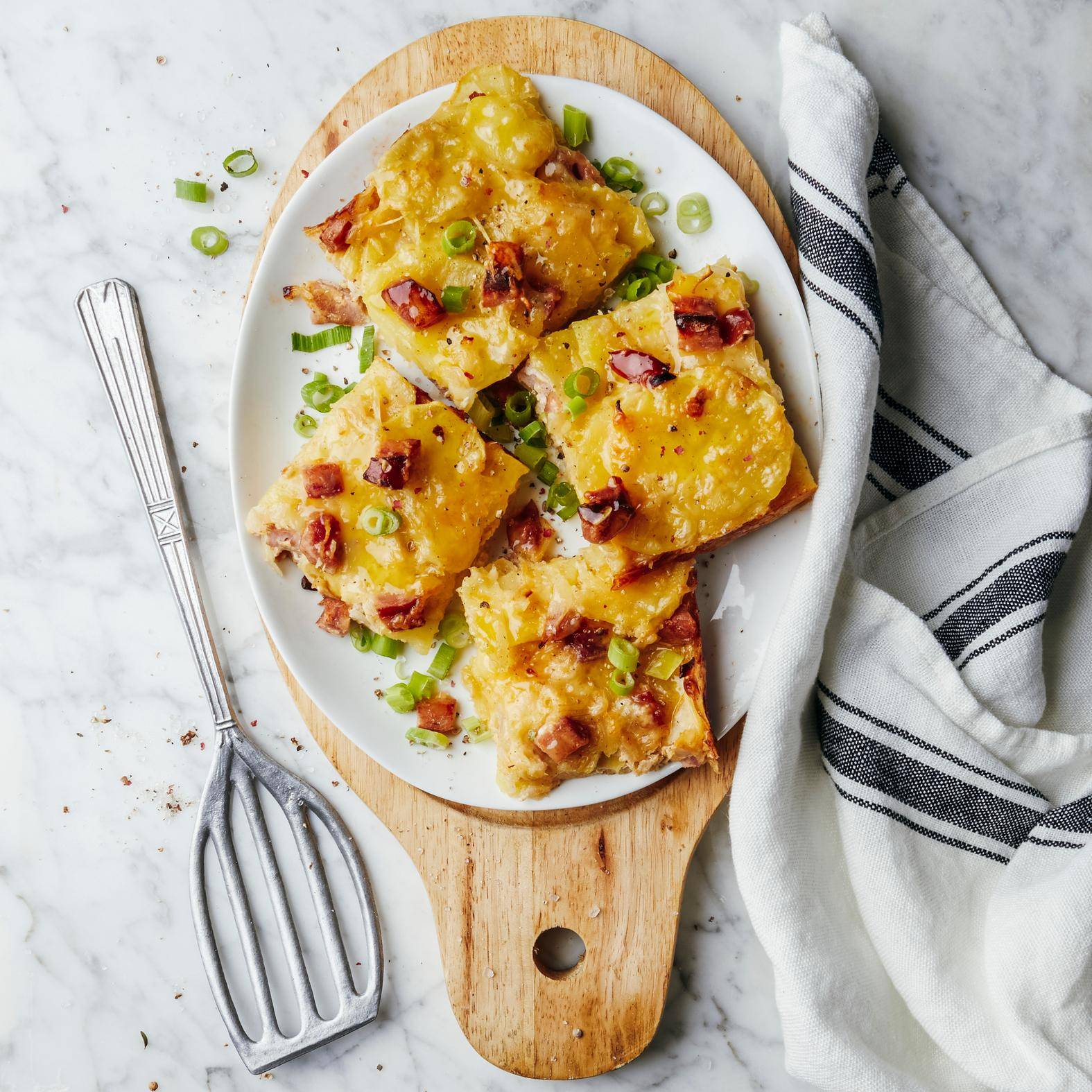 Zapiekanka z ziemniakami i kiełbasą - przepisy OptiGrill 4in1 | Tefal