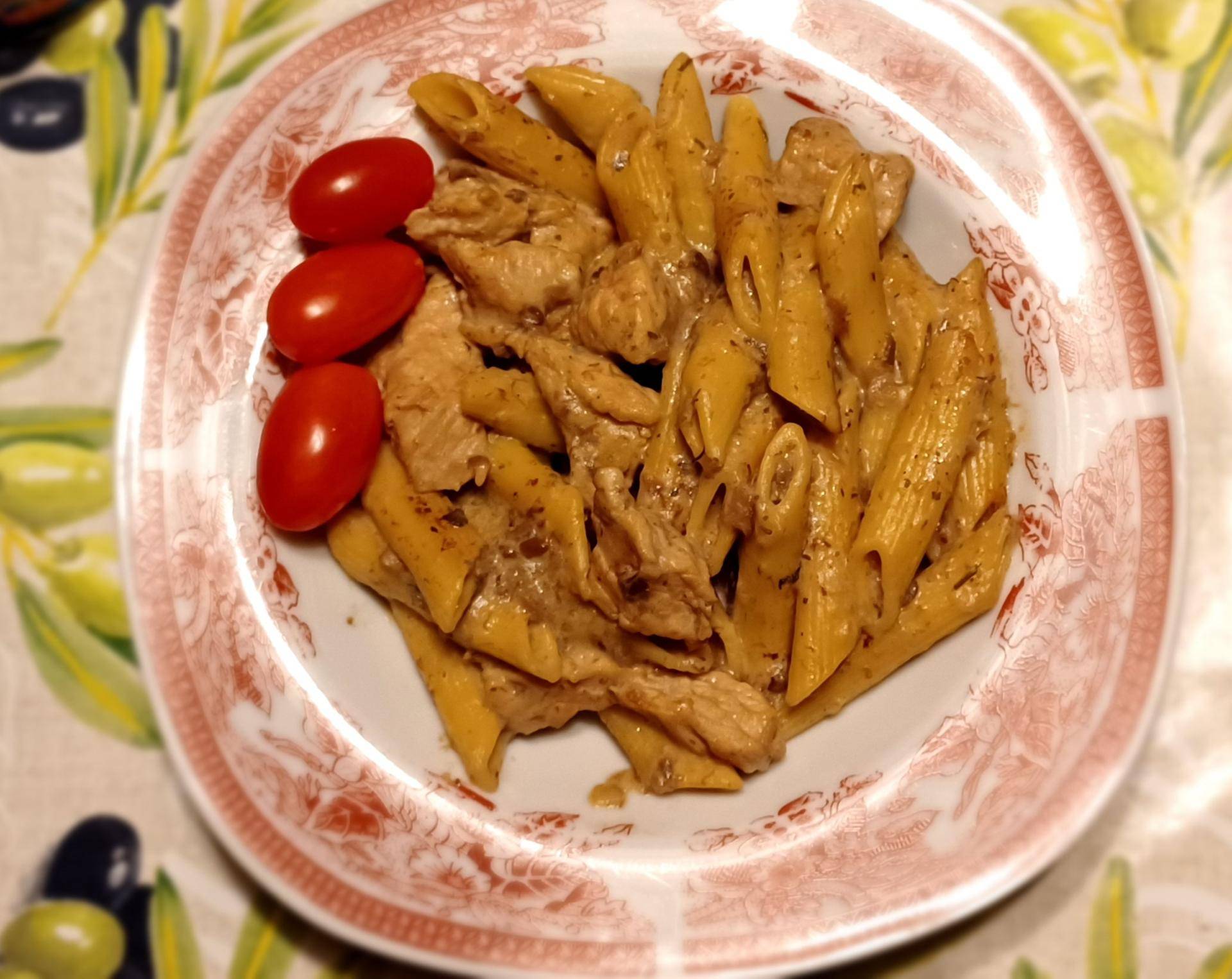 Indyk w sosie borowikowym z makaronem (danie jednogarnkowe) - przepisy Cookeo V3 | Tefal