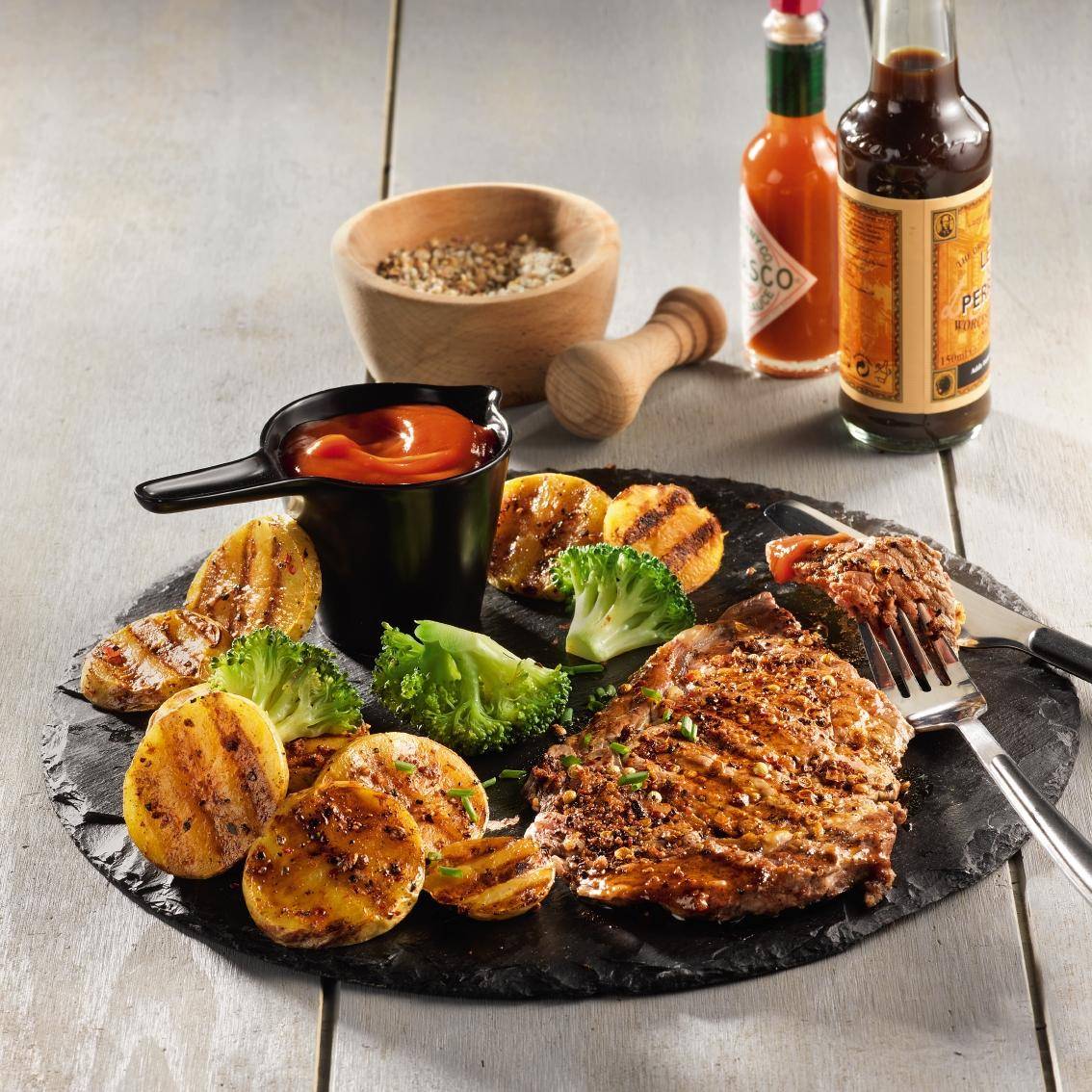 Grillowane steki z ziemniakami po montrealsku - przepisy OptiGrill + | Tefal