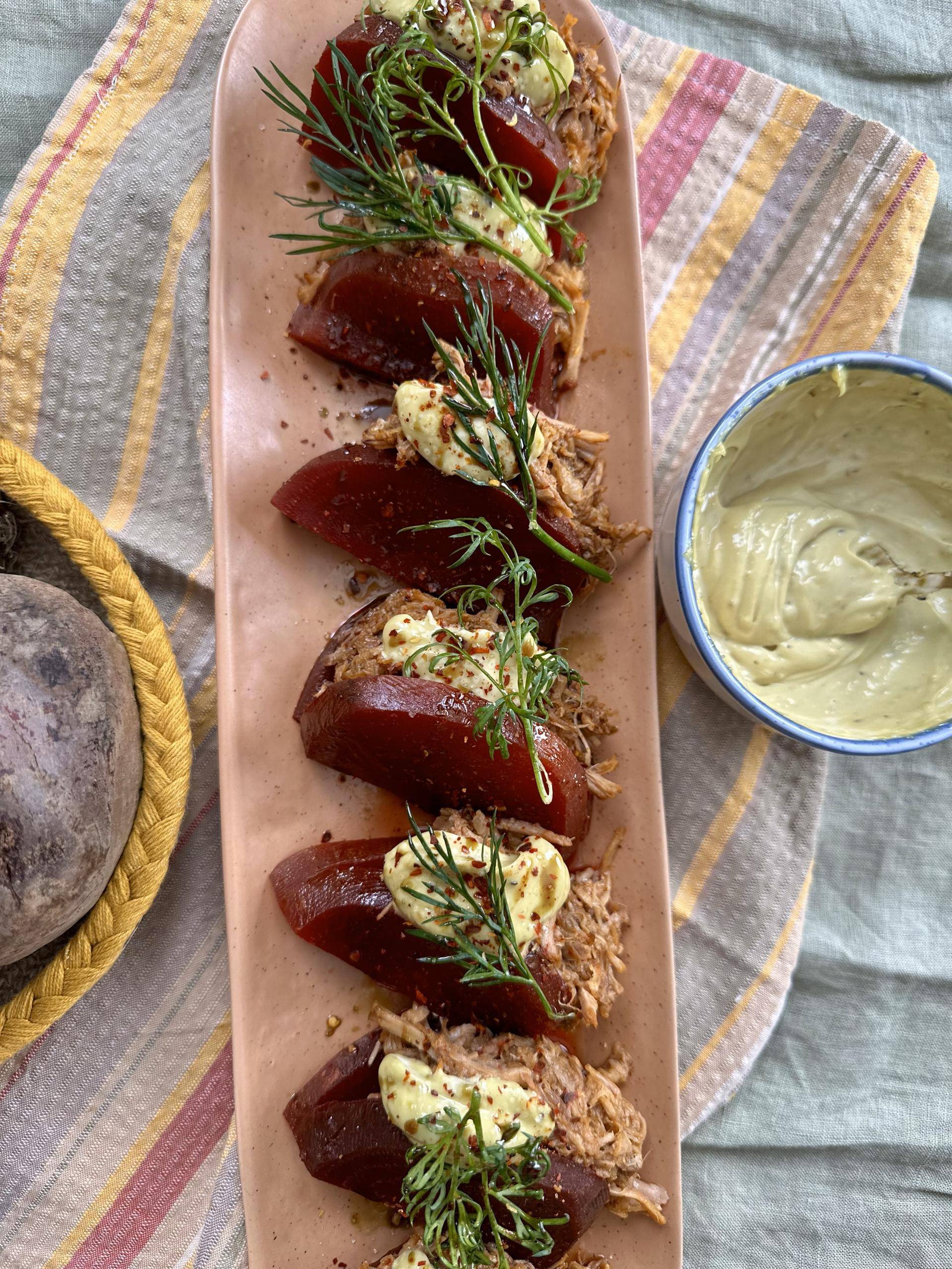 Buraczane taco z szarpaną wieprzowiną - przepisy Cook4Me | Tefal