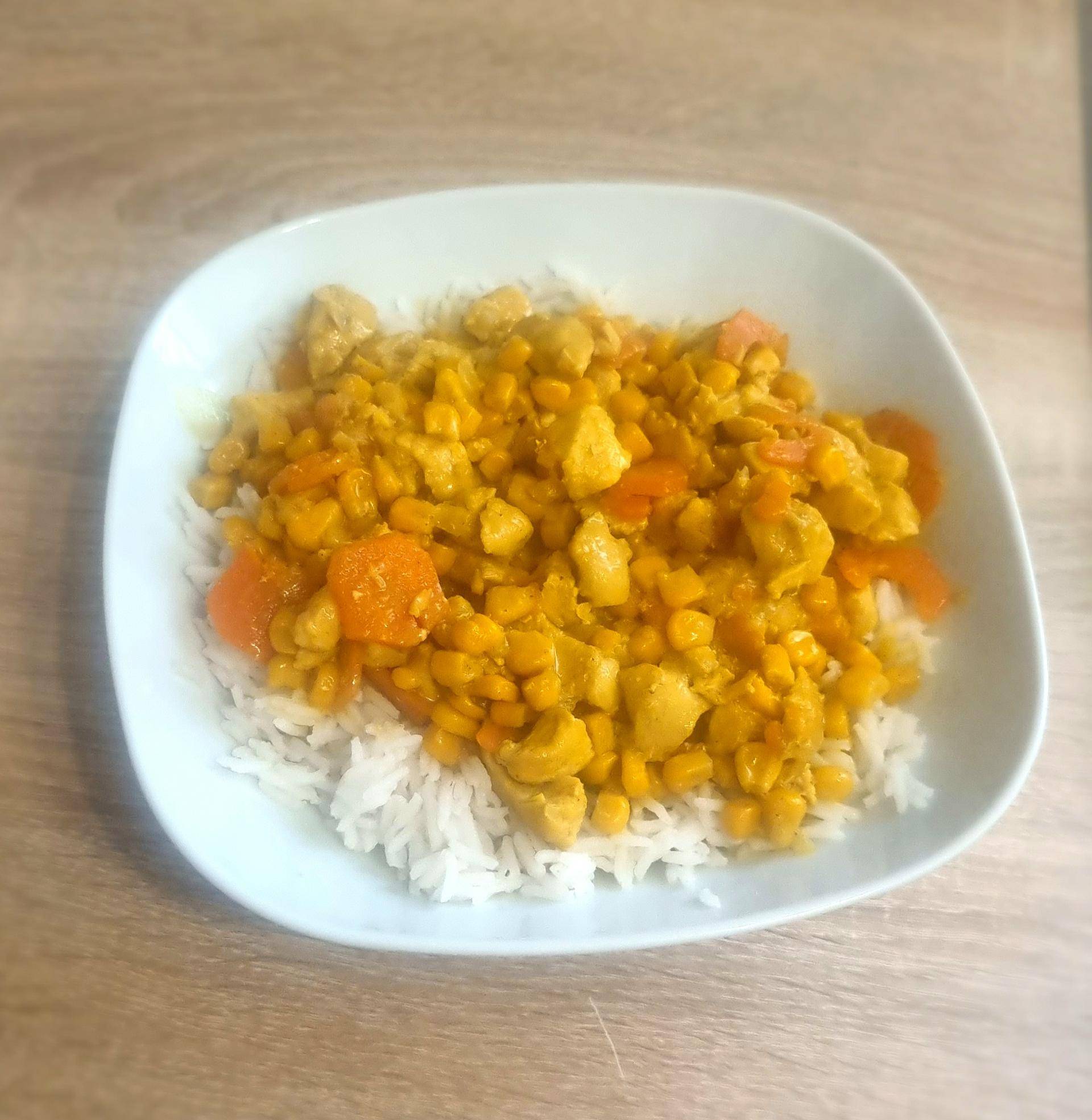 Pikantny kurczak curry z kukurydzą - przepisy Cookeo V3 | Tefal