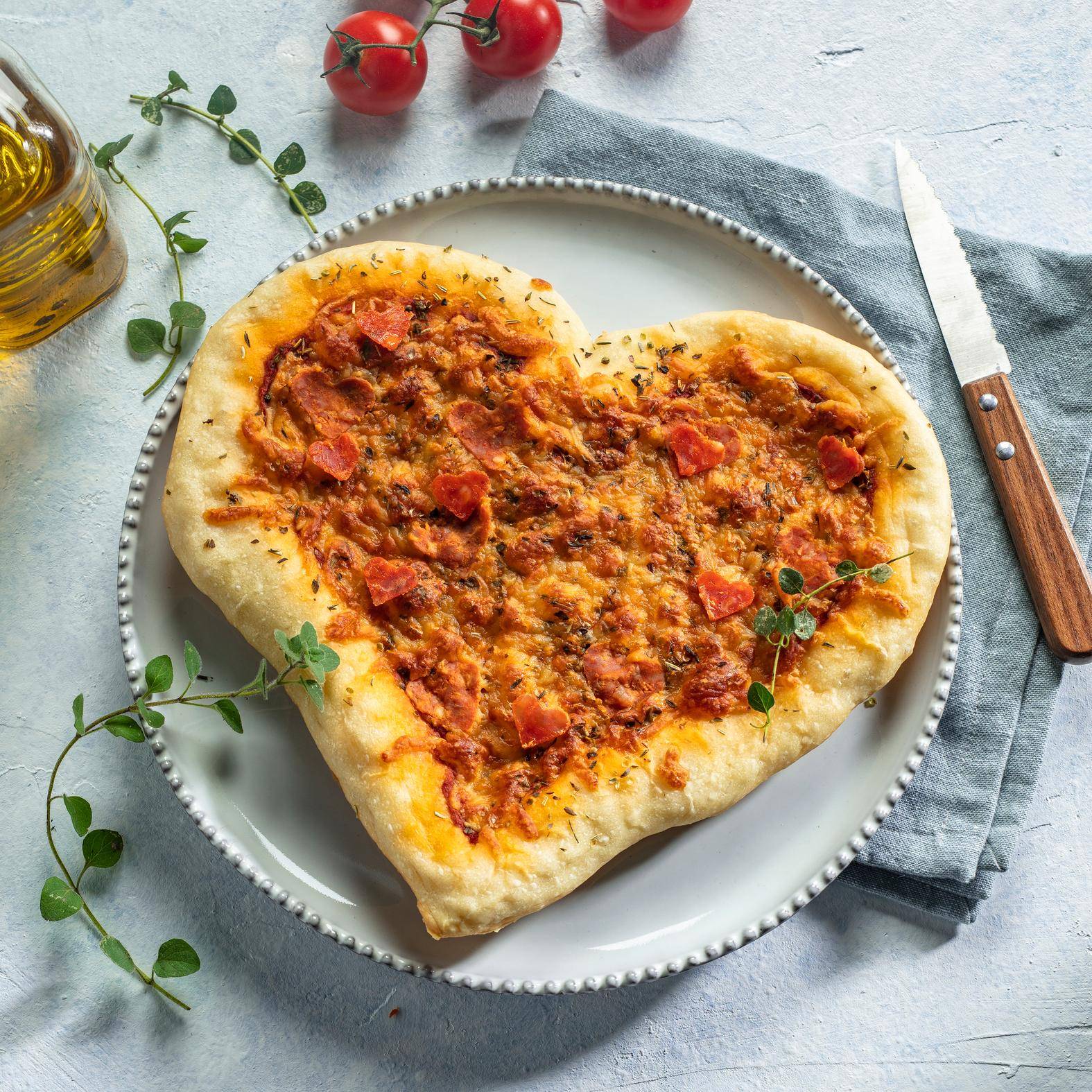 Pizza w kształcie serca - przepisy undefined | Tefal