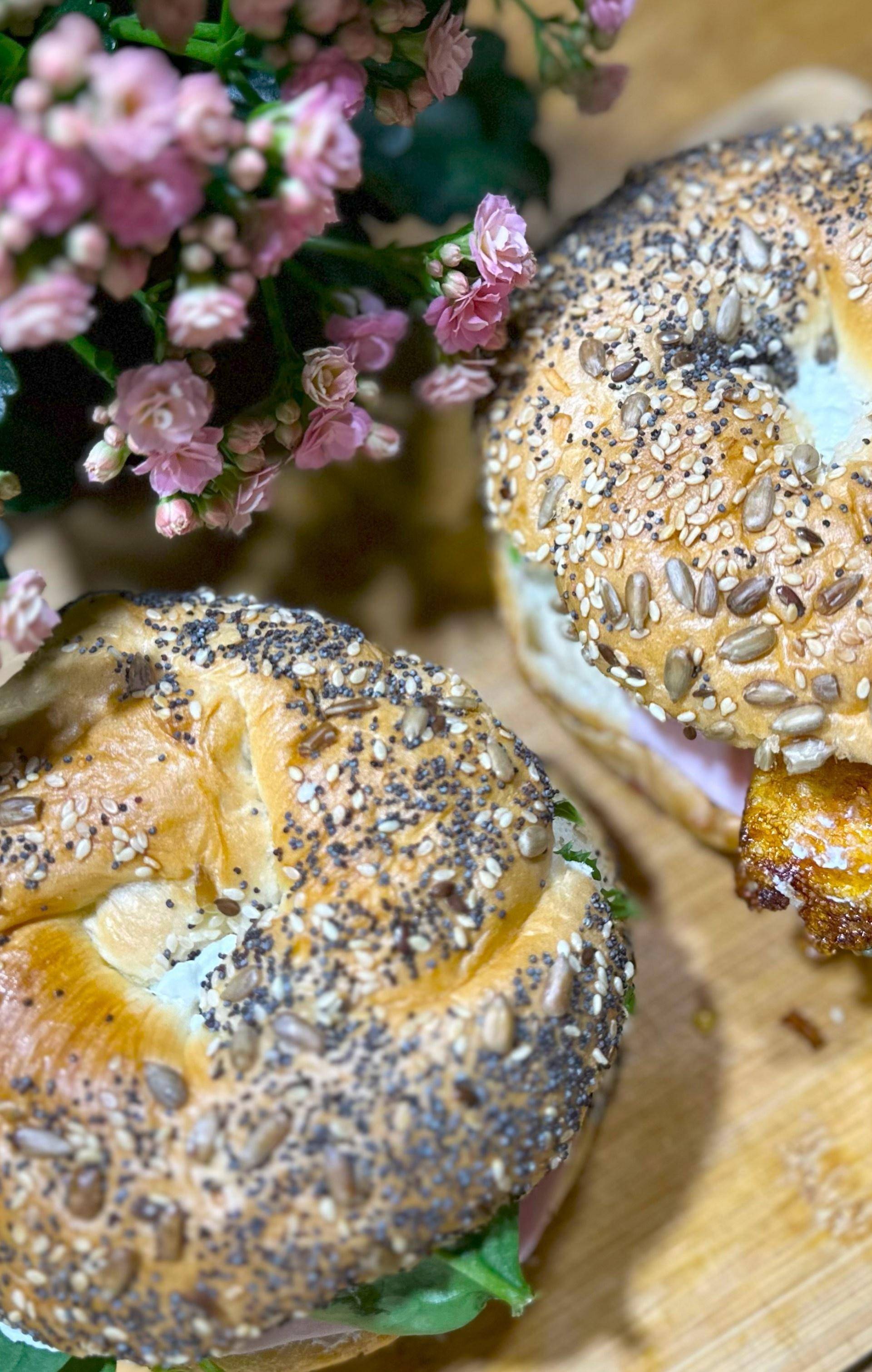 Wypasiony bajgel z jajkiem - przepisy Cook4Me | Tefal