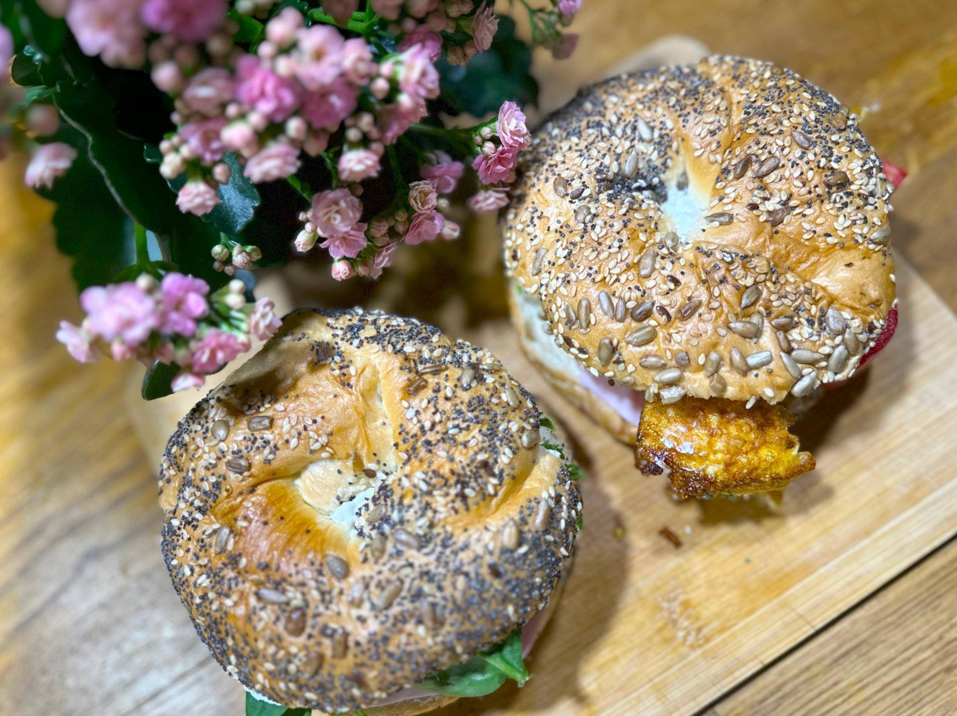 Wypasiony bajgel z jajkiem - przepisy Cook4Me | Tefal