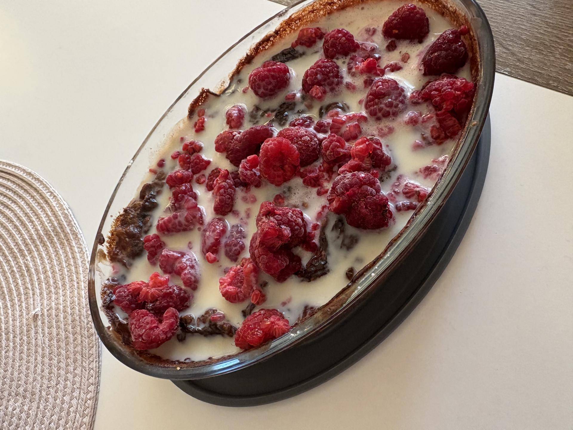 Owsianka brownie z malinami - przepisy Dual EasyFry&Grill | Tefal