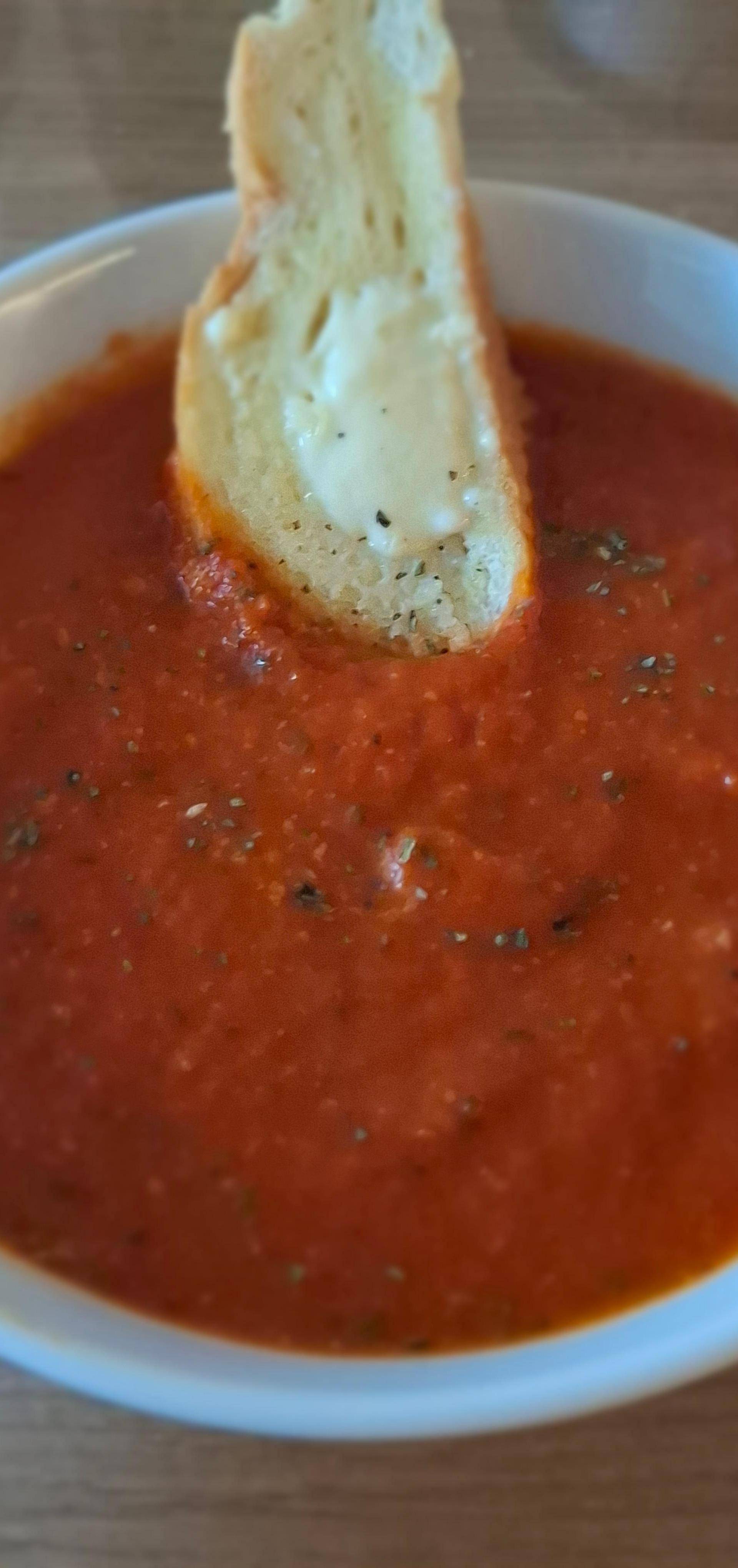 Zupa krem z buraka z pastą pieczarkowo-grzybową - przepisy Cook4Me | Tefal