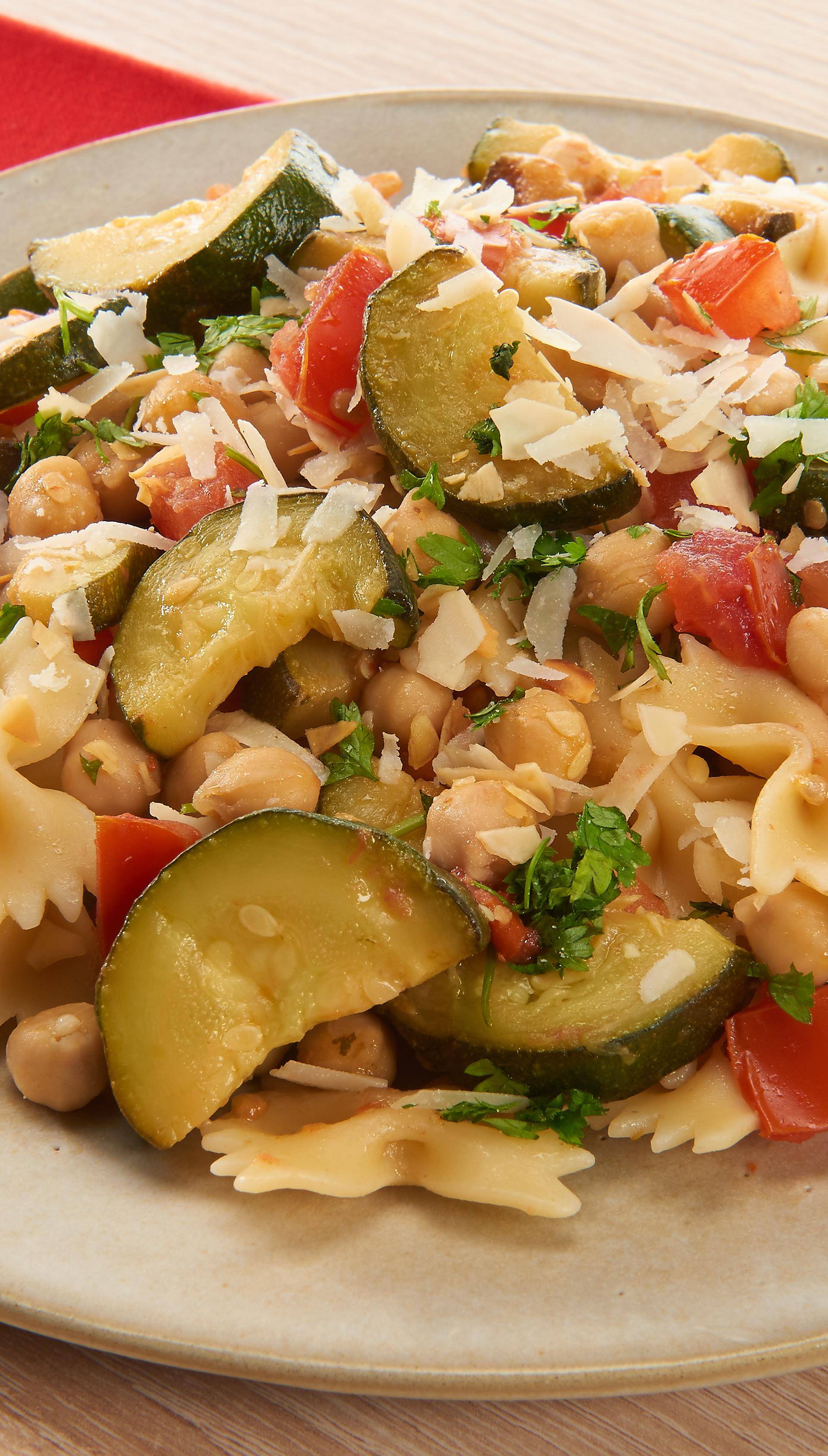 Farfalle z sosem szparagowym i burratą - przepisy Cookeo V3 | Tefal