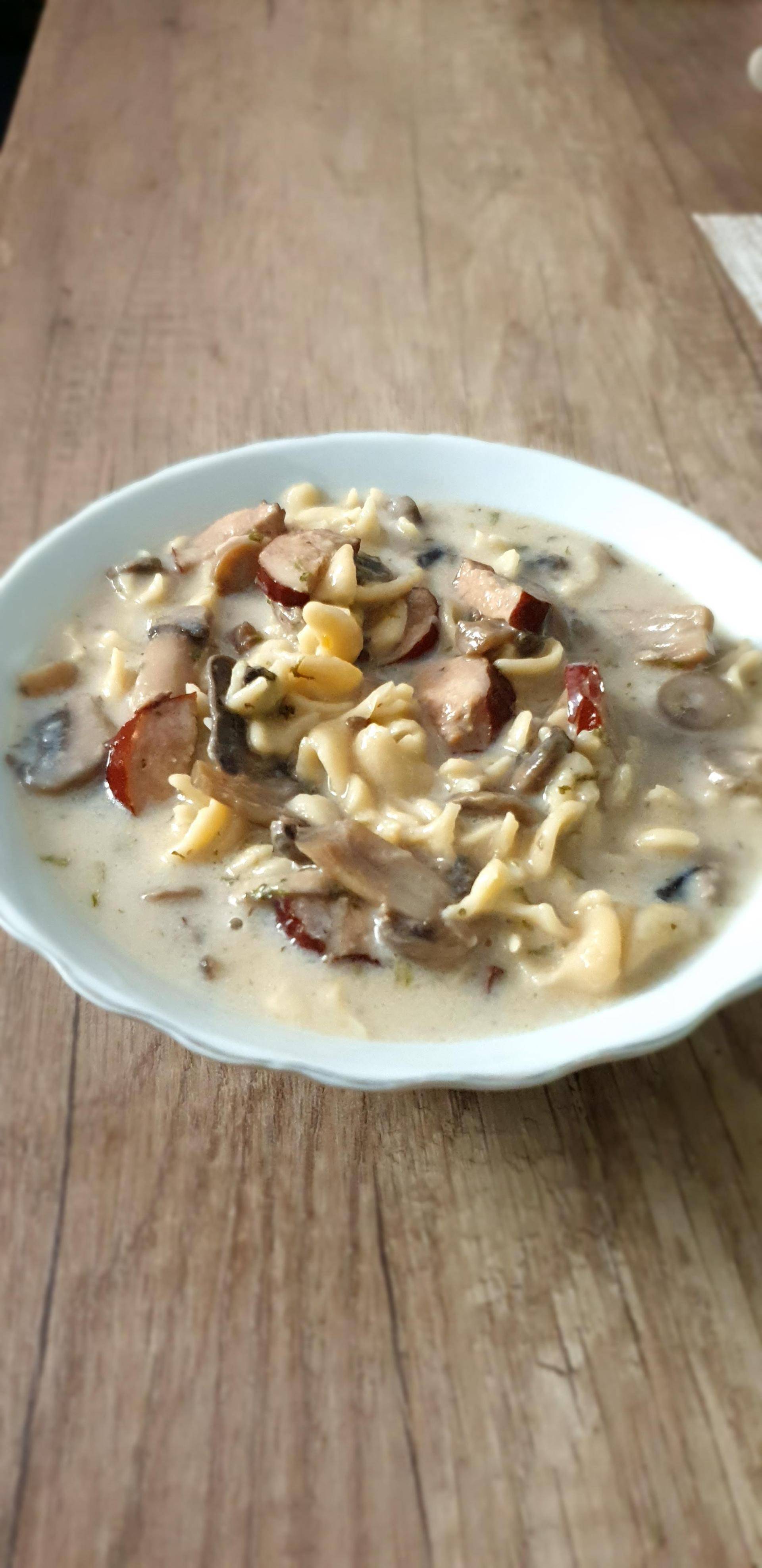 Zupa pieczarkowa z kiełbasą - przepisy Cookeo V3 | Tefal