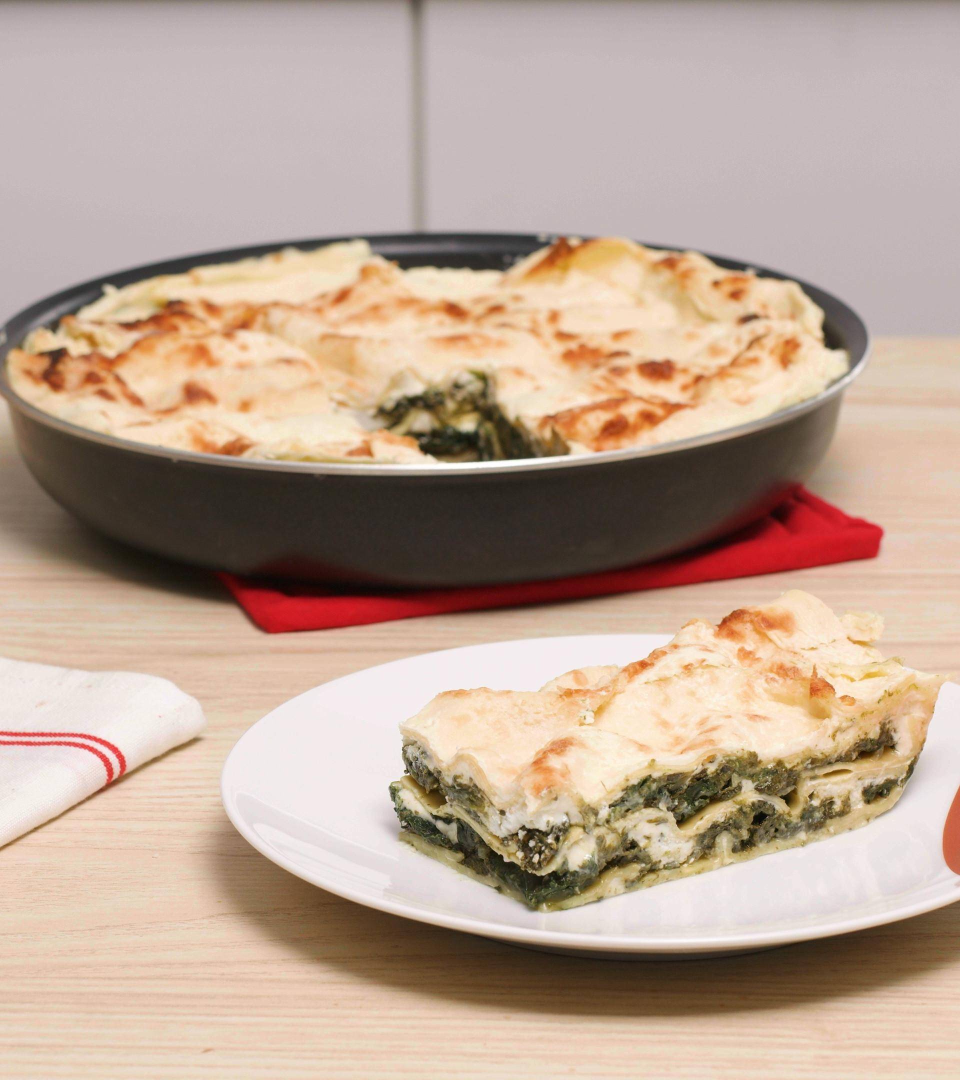 Wegetariańska lasagne ze szpinakiem i kozim serem - przepisy Patelnie i Garnki | Tefal