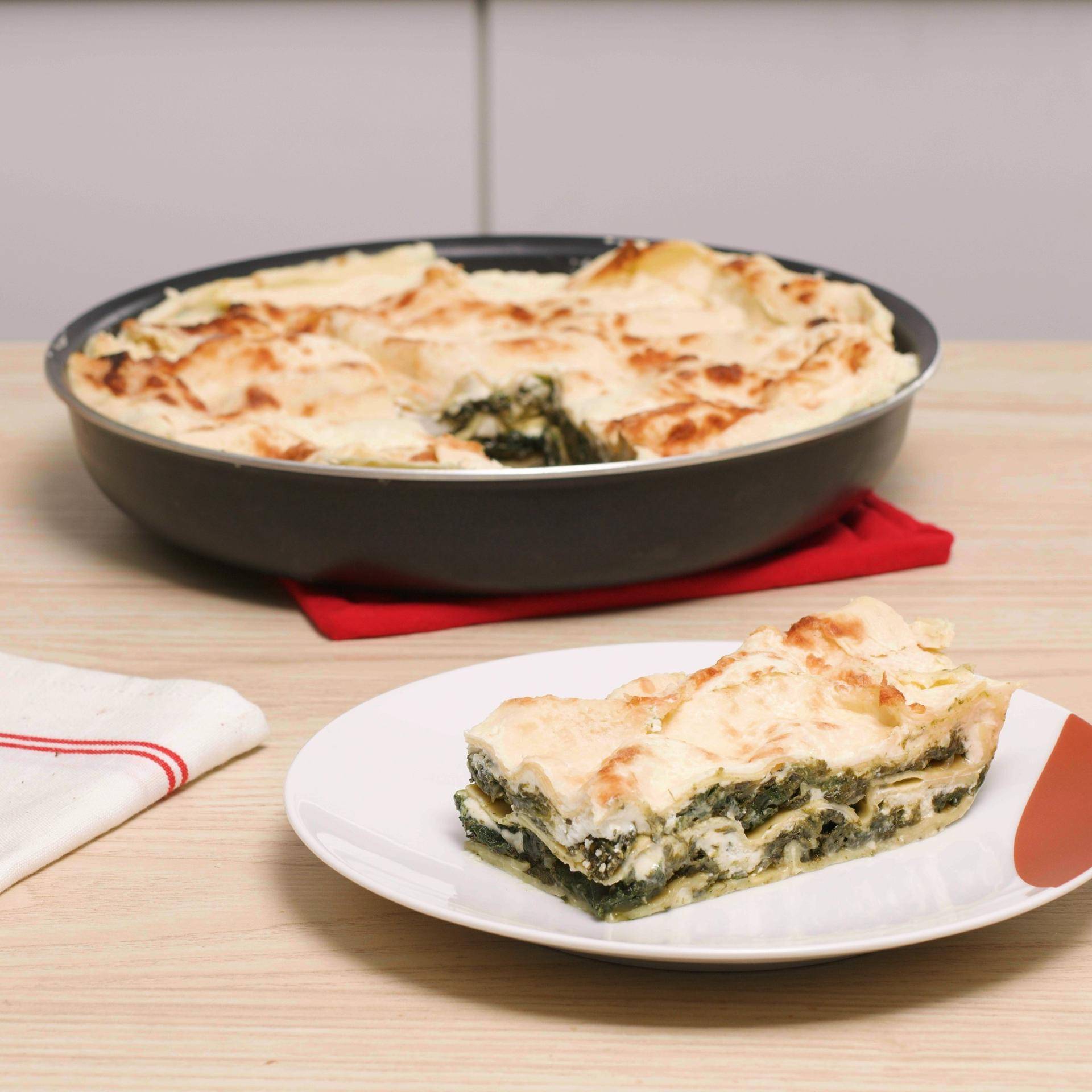 Wegetariańska lasagne ze szpinakiem i kozim serem - przepisy Patelnie i Garnki | Tefal
