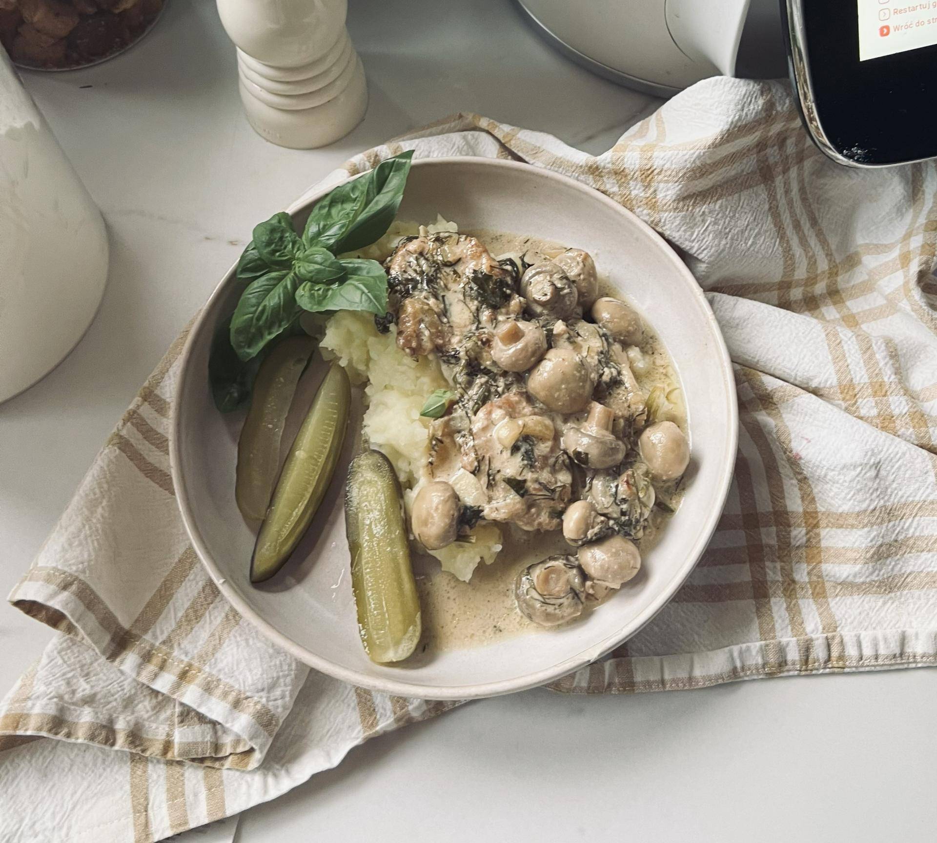 Bitki wieprzowe z pieczarkami - przepisy Cook4Me | Tefal