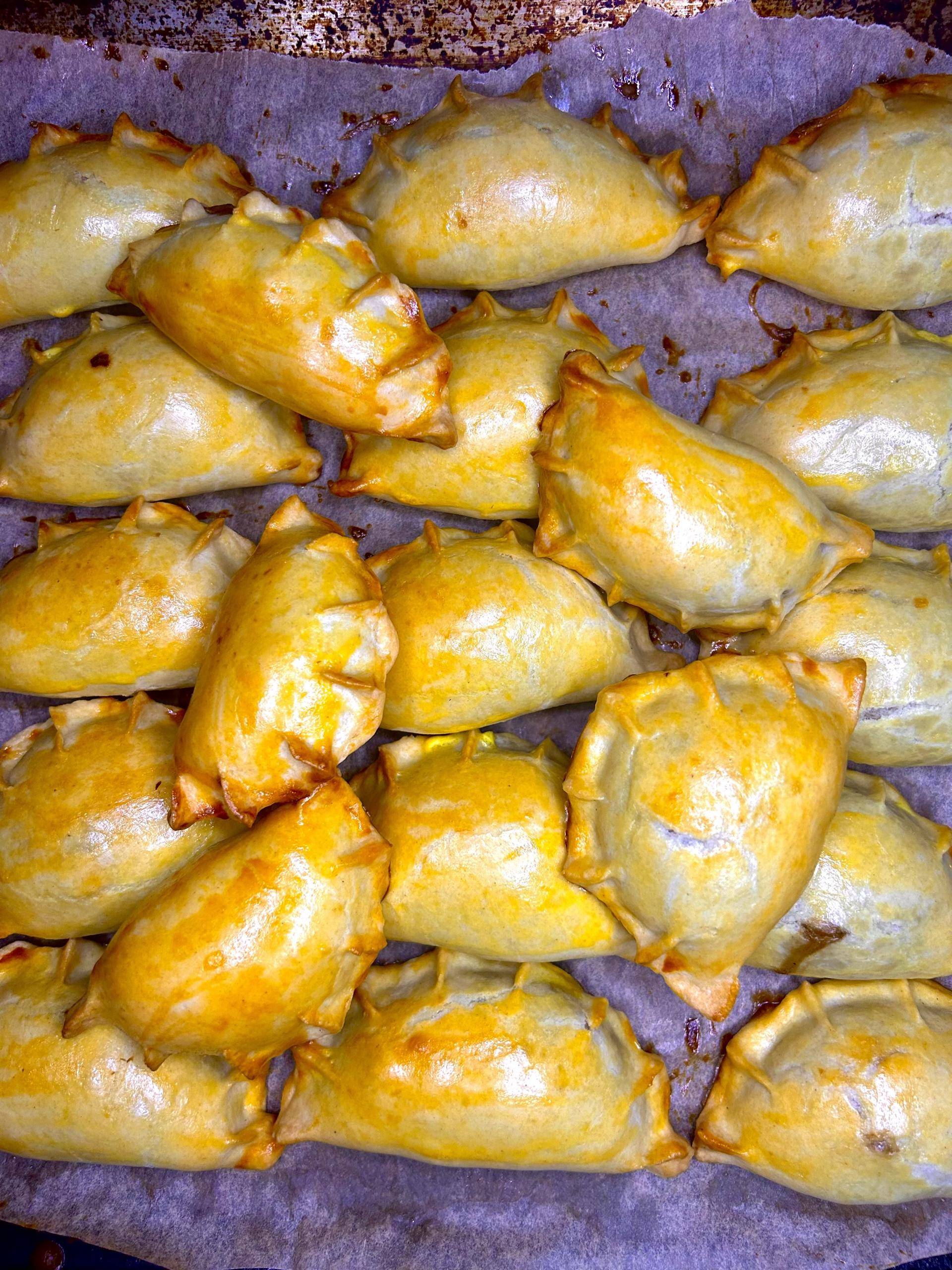 Pieczone pierogi z kapustą i grzybami - przepisy Cook4Me | Tefal