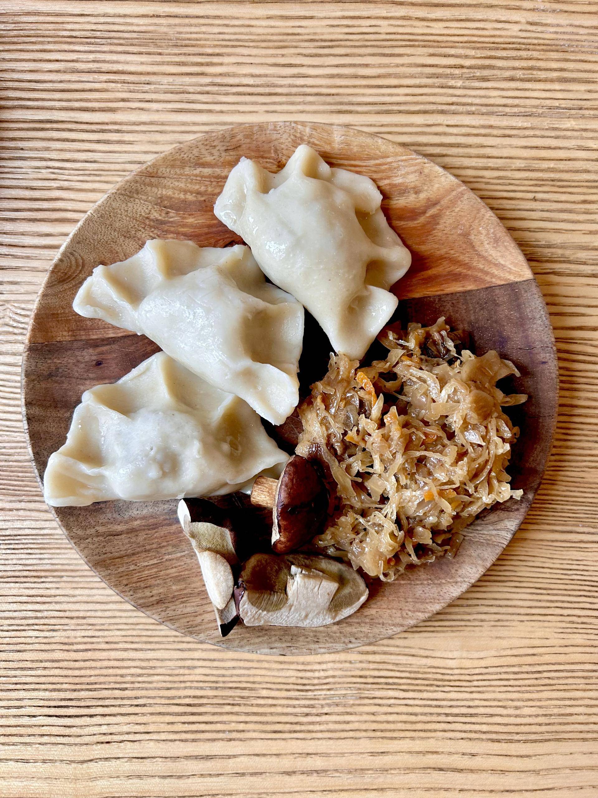 Wigilijne pierogi z kapustą i grzybami - przepisy Cook4Me | Tefal