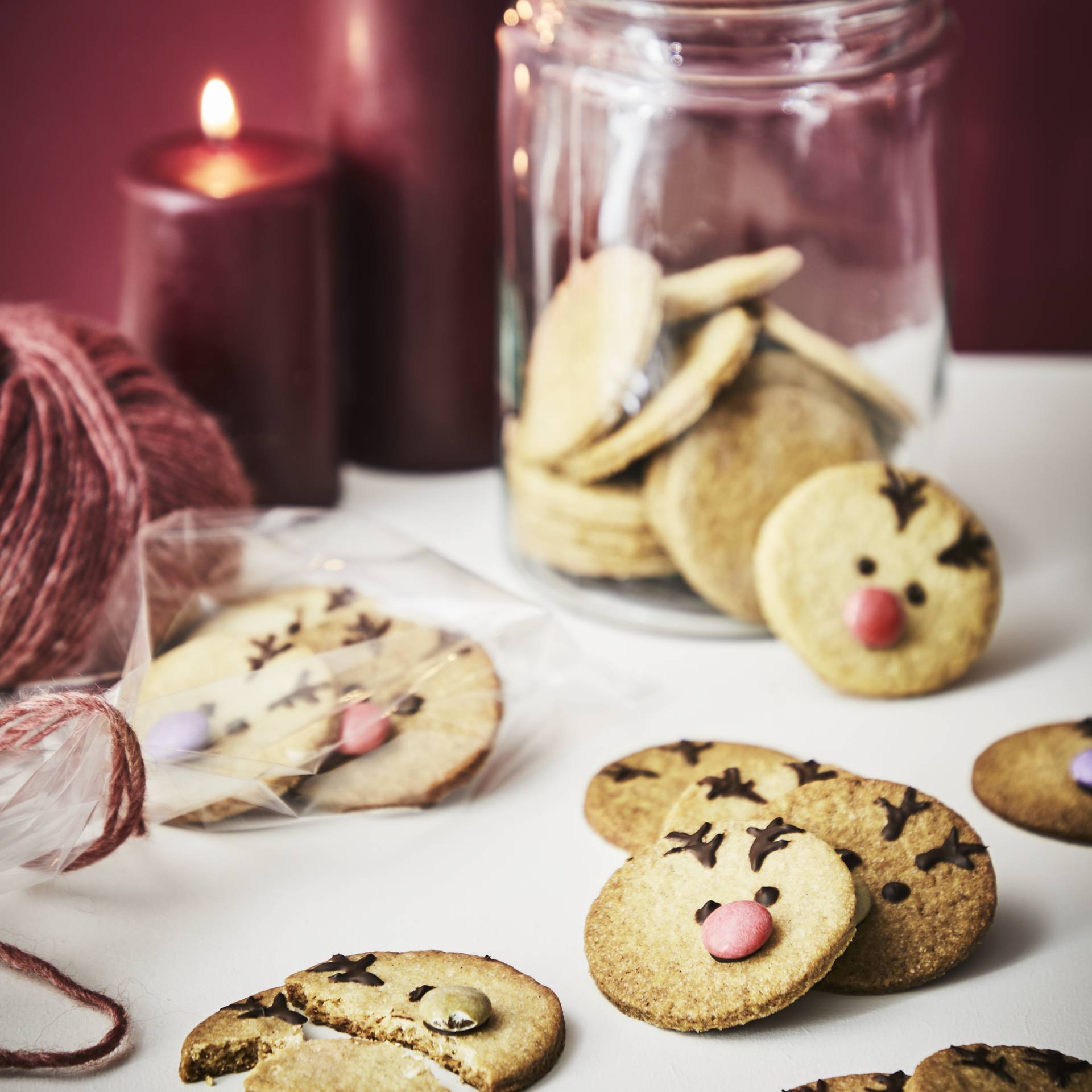 Cynamonowe kruche ciasteczka z reniferem - przepisy Cake Factory | Tefal