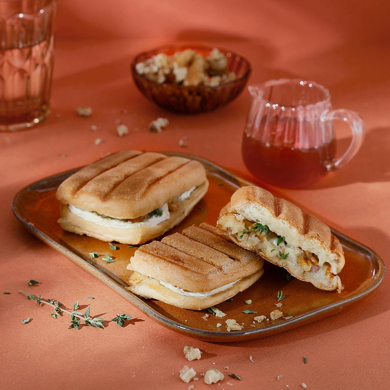 Ciabatty z kozim serem, miodem i orzechami włoskimi - przepisy Snack Collection MECHANICAL | Tefal