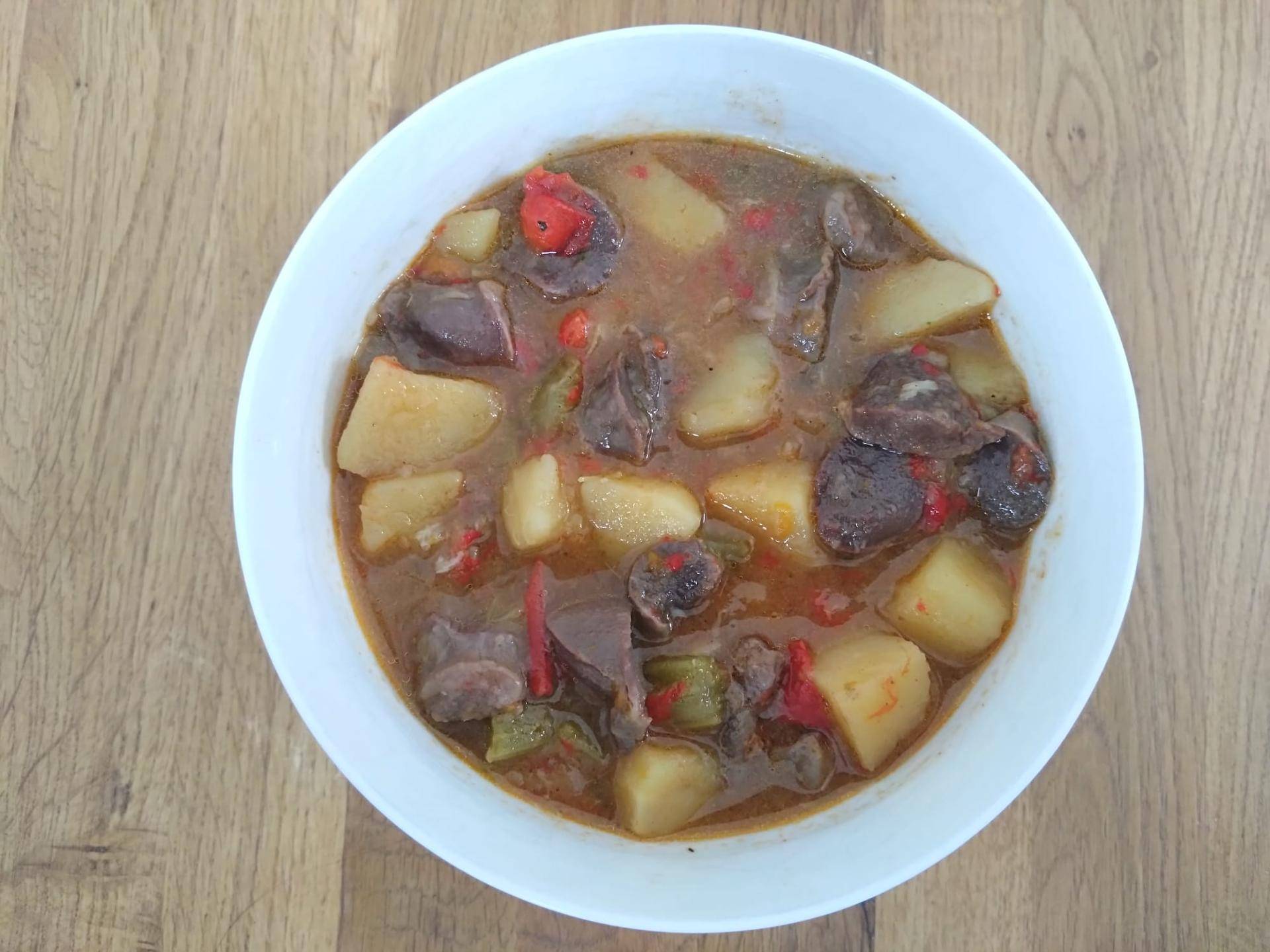 Gulasz z kaczych żołądków - przepisy Cookeo V3 | Tefal