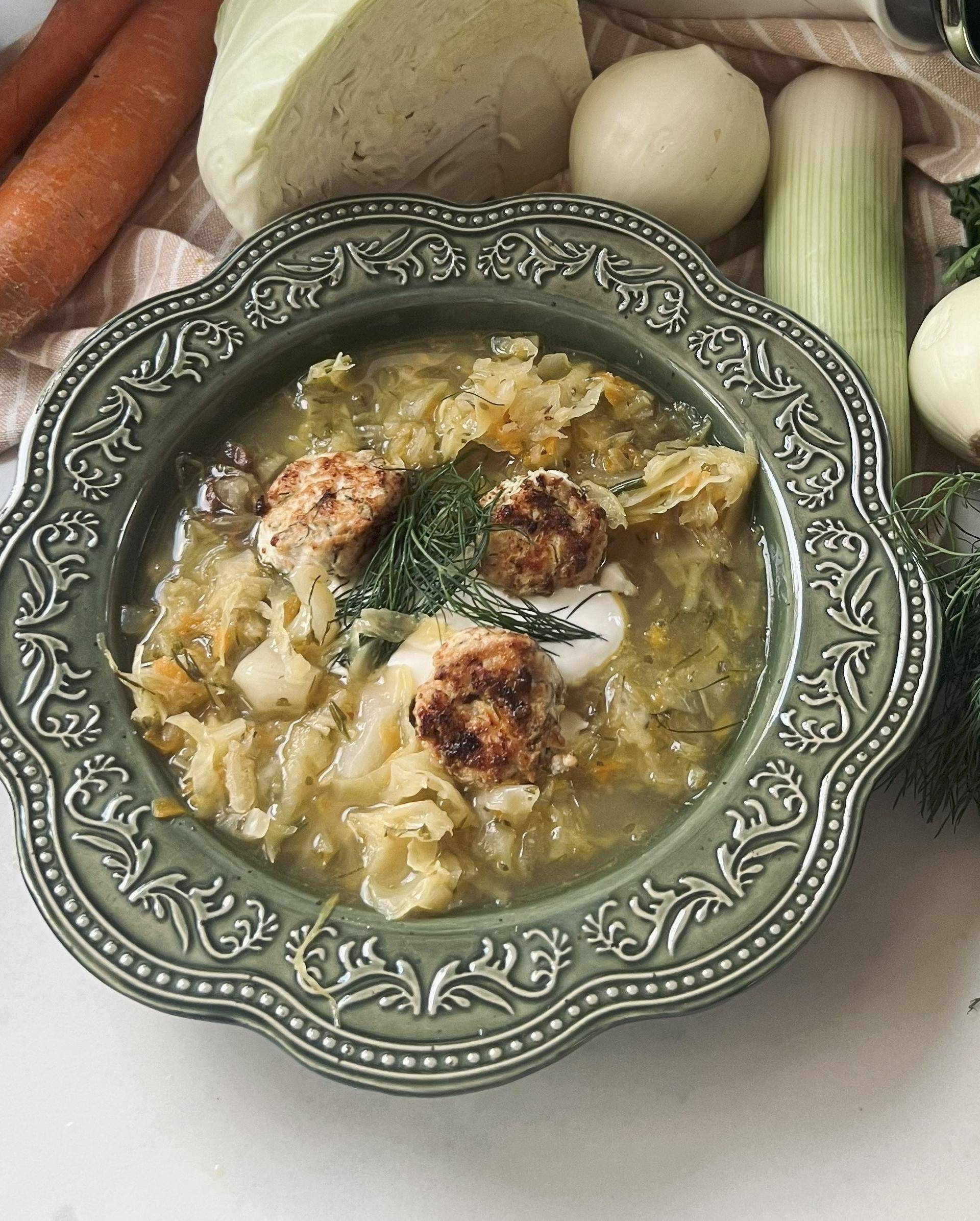 Kapuśniak z kremowymi klopsikami - przepisy Cook4Me | Tefal