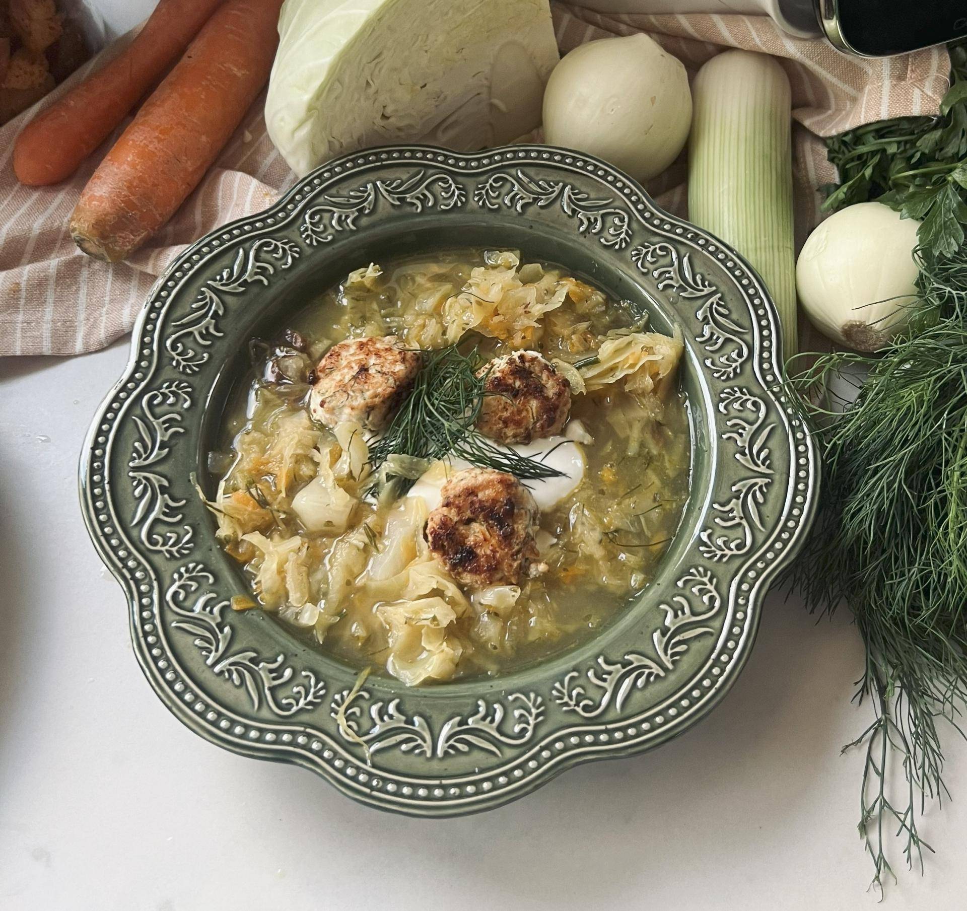 Kapuśniak z kremowymi klopsikami - przepisy Cook4Me | Tefal