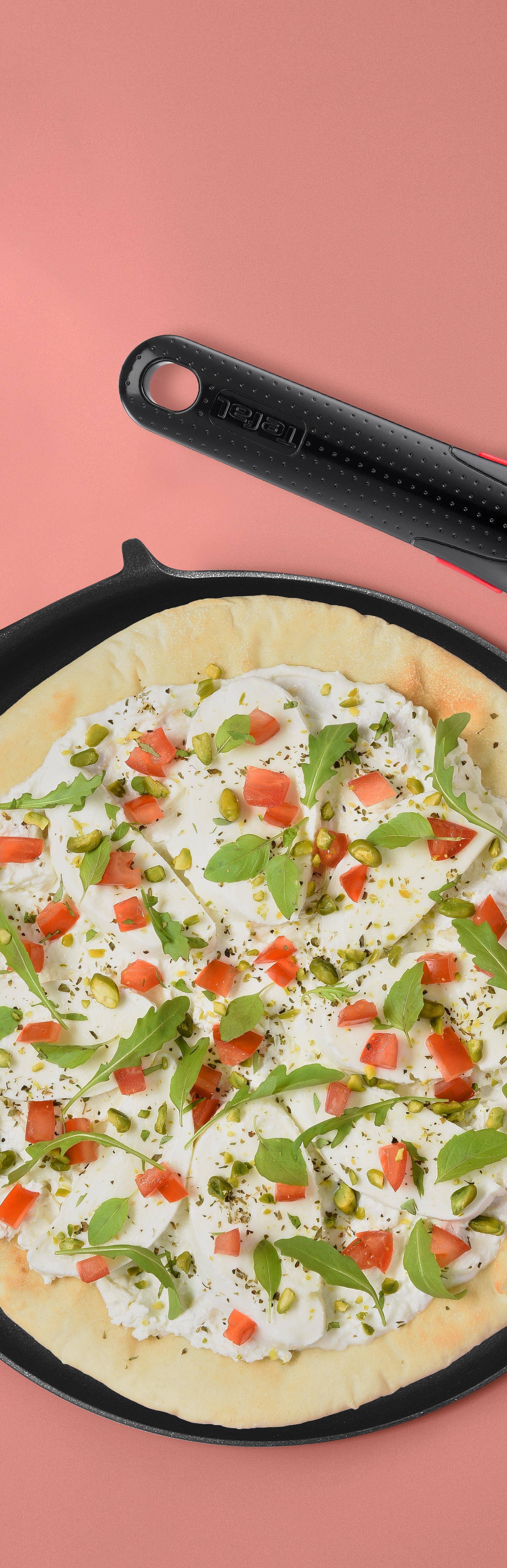 Pizza na białym spodzie z serem kozim - przepisy Patelnie i Garnki | Tefal