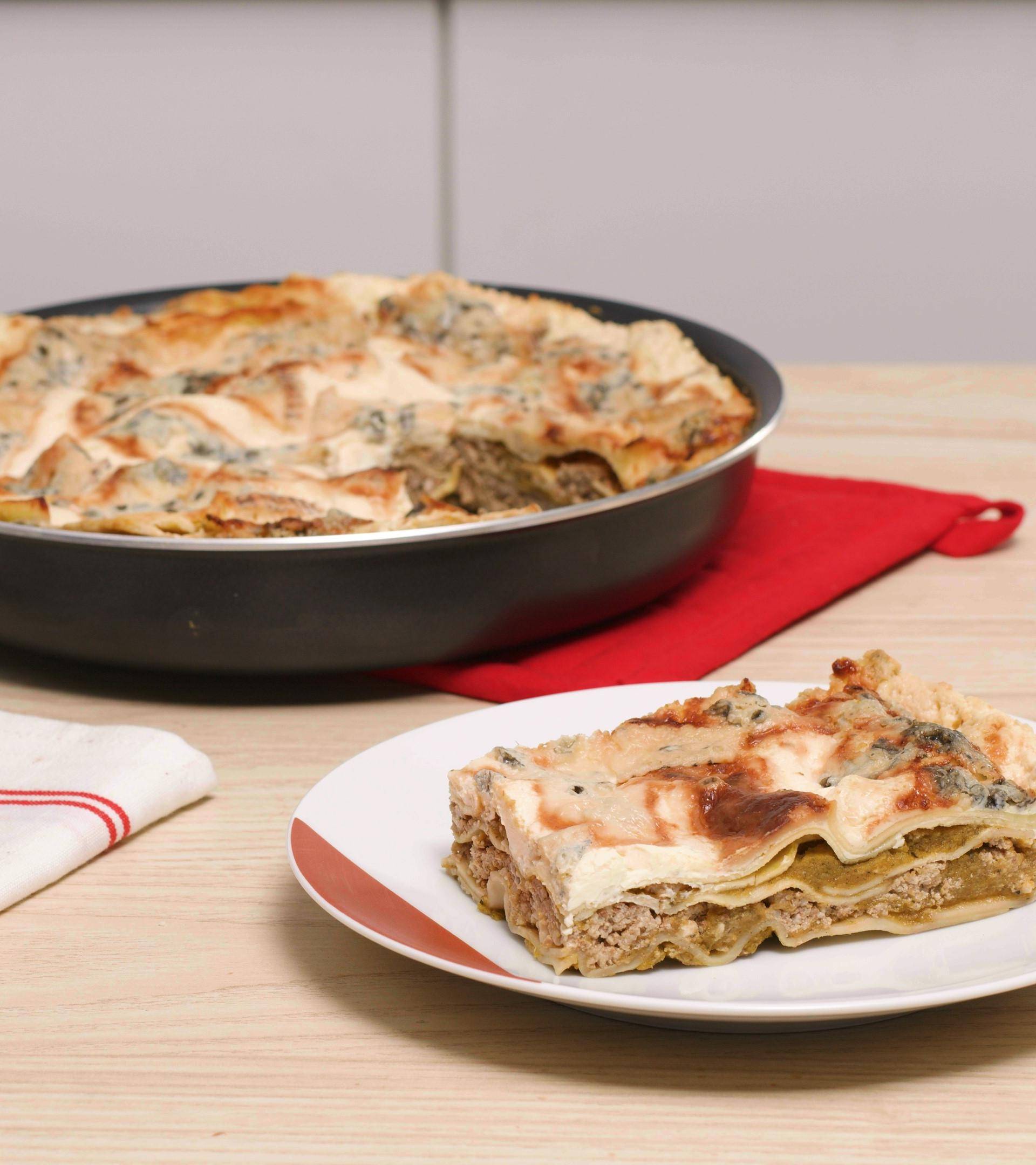 Lasagne z dynią piżmową, gorgonzolą i pesto z orzechów włoskich - przepisy Patelnie i Garnki | Tefal