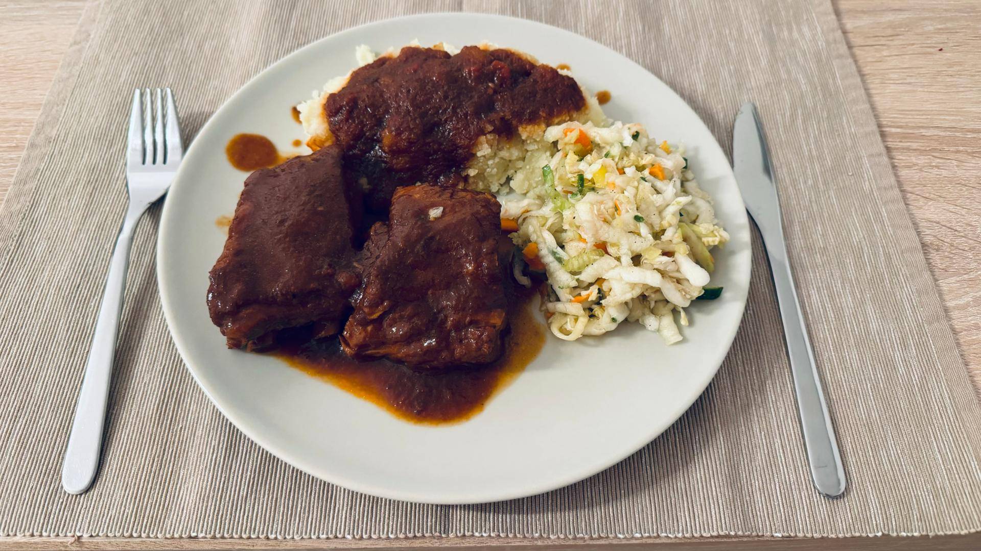 Żeberka w pikantnym sosie BBQ - przepisy Cookeo V3 | Tefal