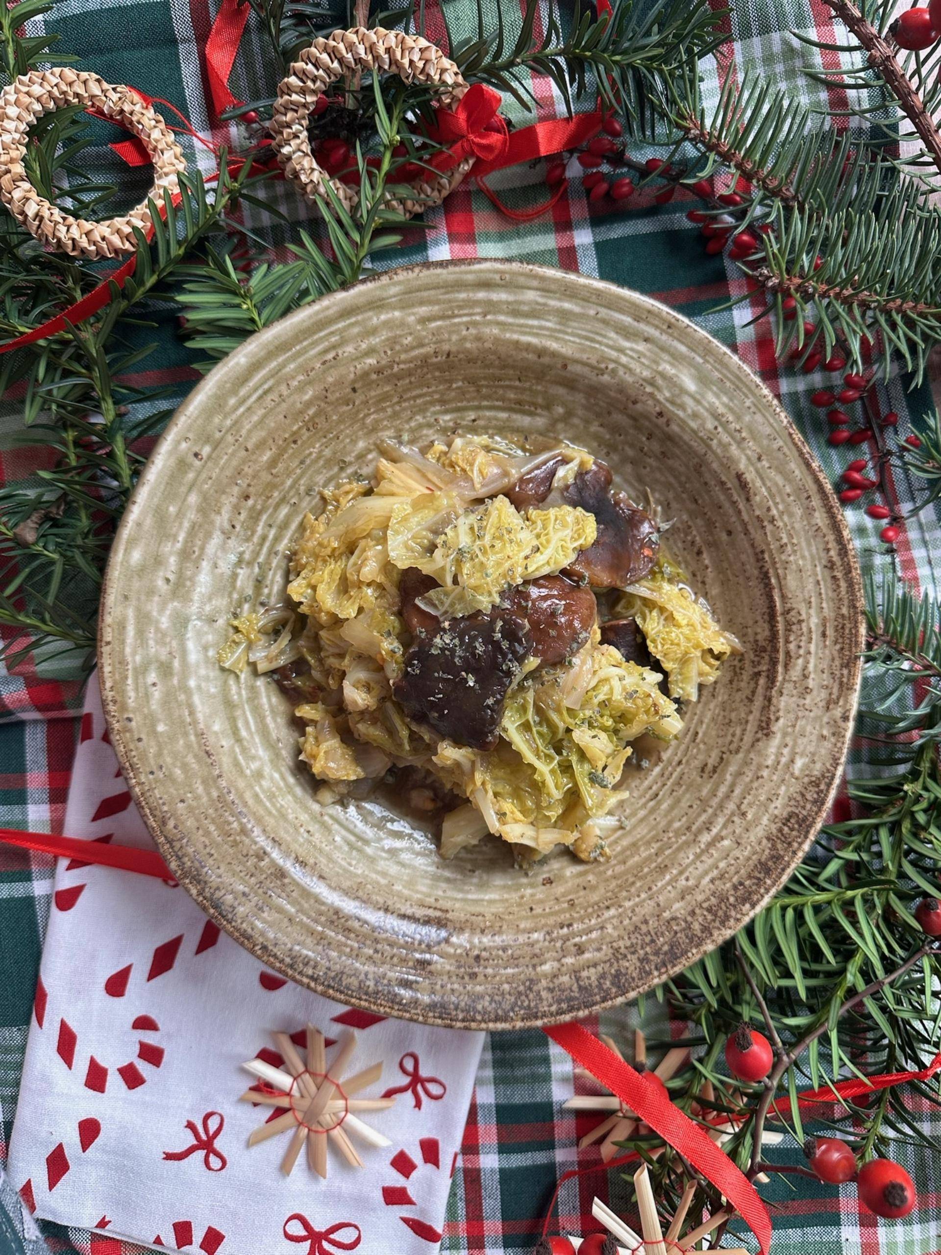 Duszone grzyby z włoską kapustą - przepisy Cook4Me | Tefal