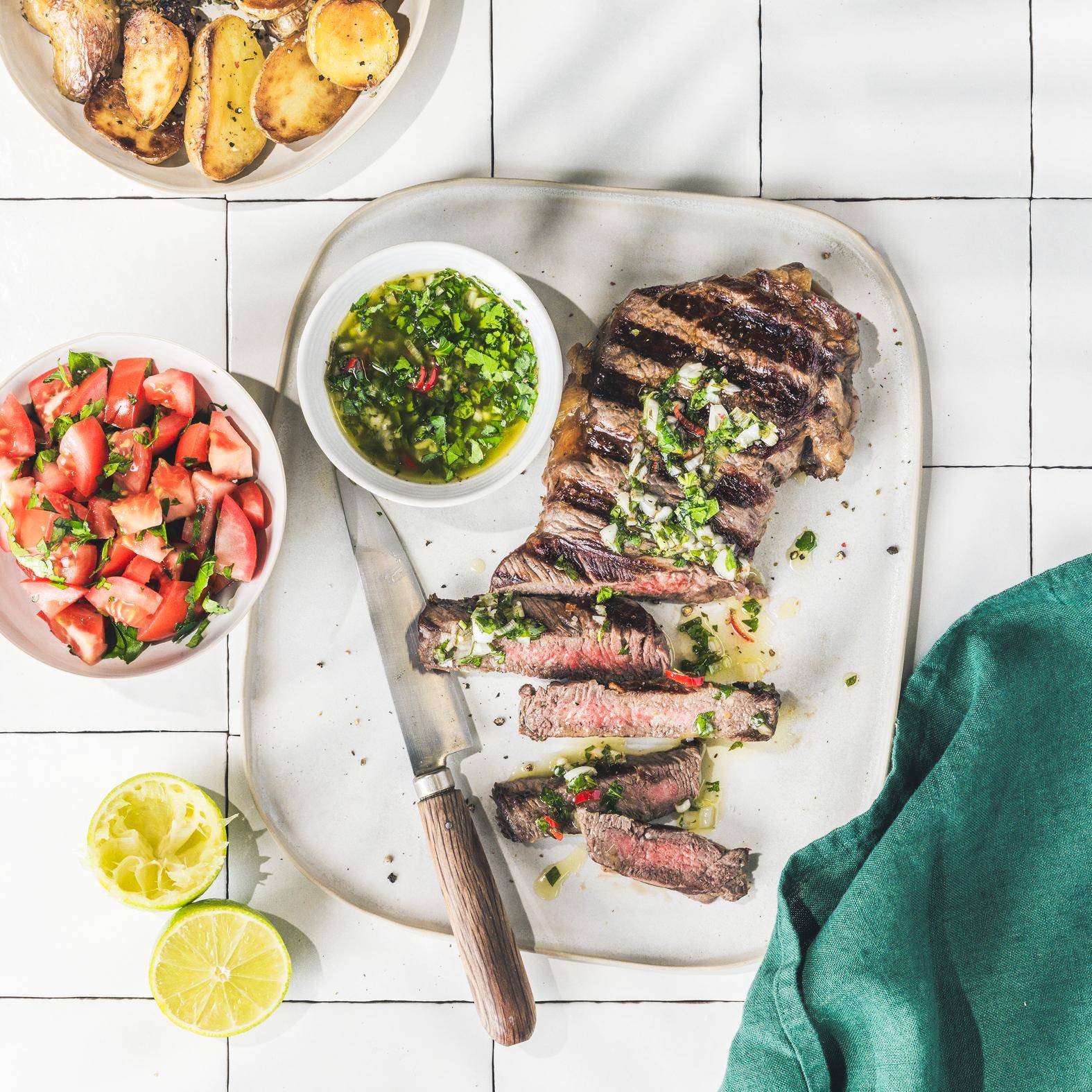 Grillowany rumsztyk z sosem chimichurri - przepisy OptiGrill 4in1 | Tefal