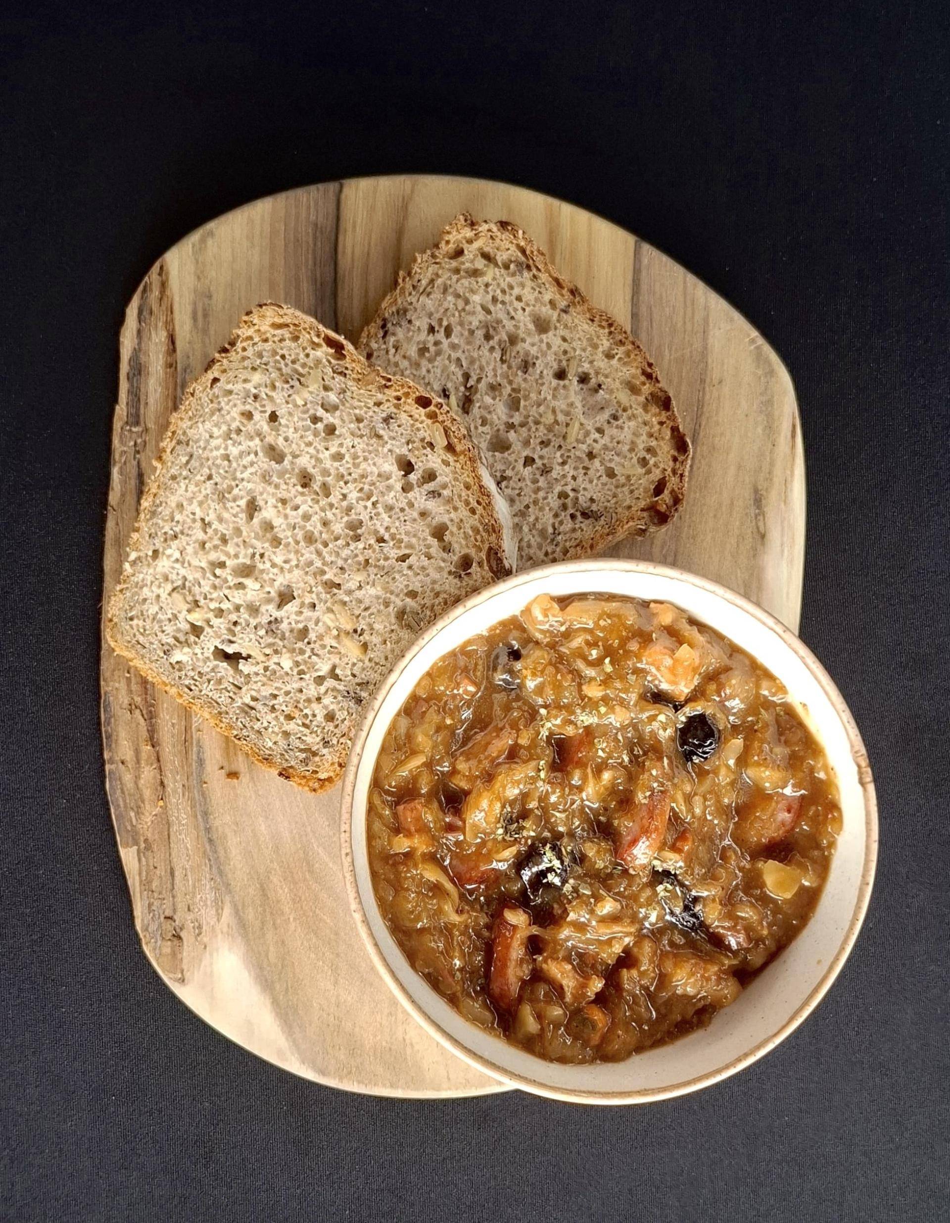 Bigos z baraniną i wędzoną śliwką - przepisy Cook4Me | Tefal