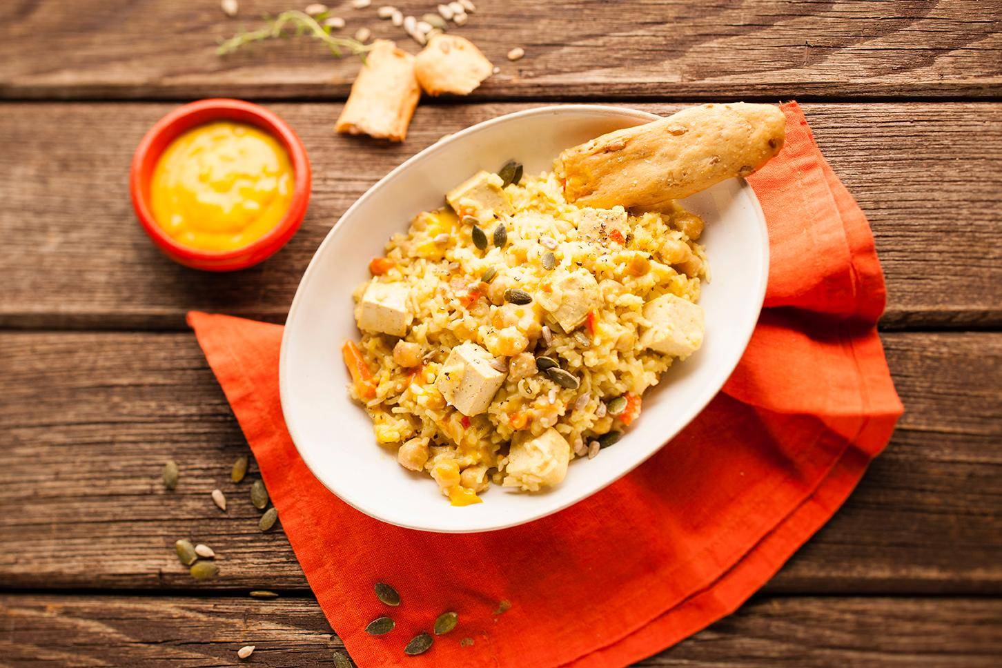Curry z ryżem, ciecierzycą i tofu - przepisy Cook4Me | Tefal