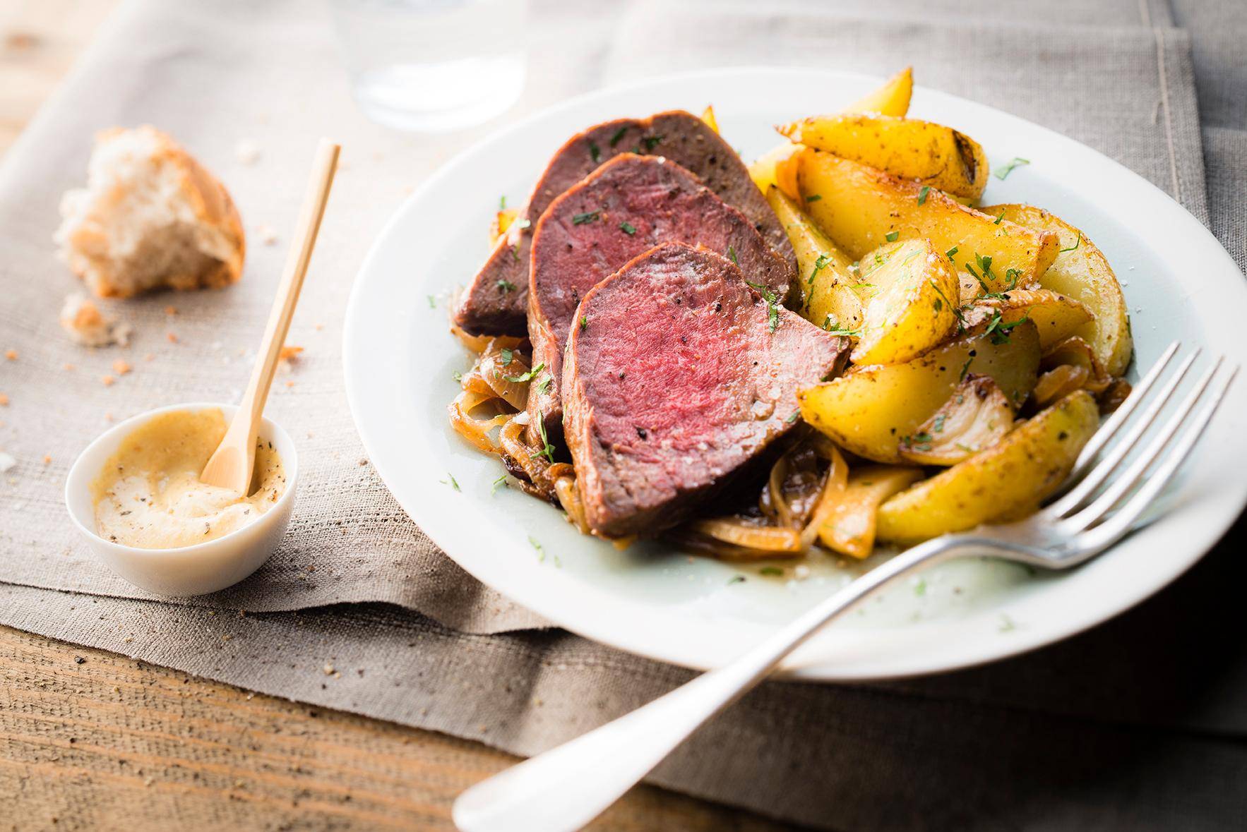 Pieczeń wołowa w sosie musztardowym - przepisy Cook4Me | Tefal