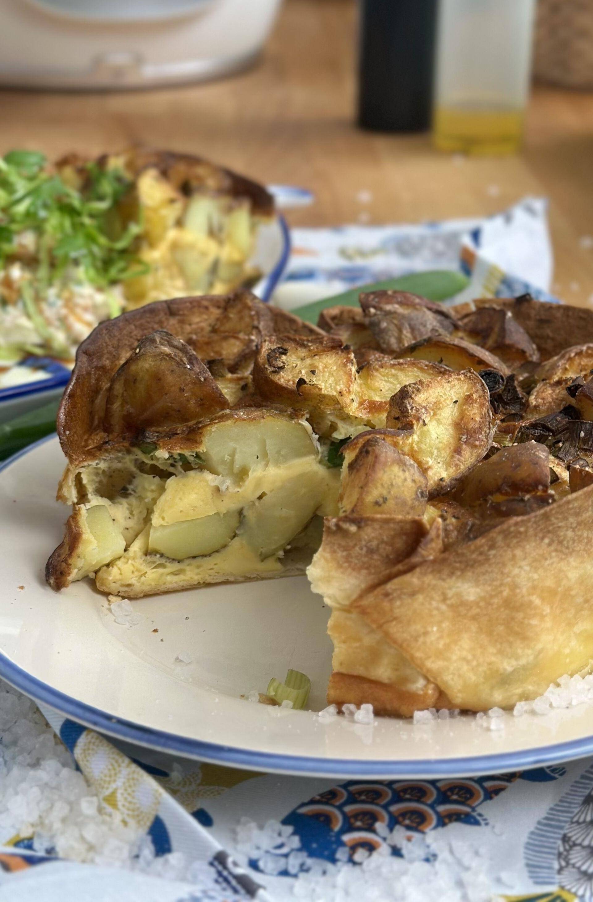 Ekspresowa tarta z młodymi ziemniakami, dymką i sosem łososiowym - przepisy Cook4Me | Tefal